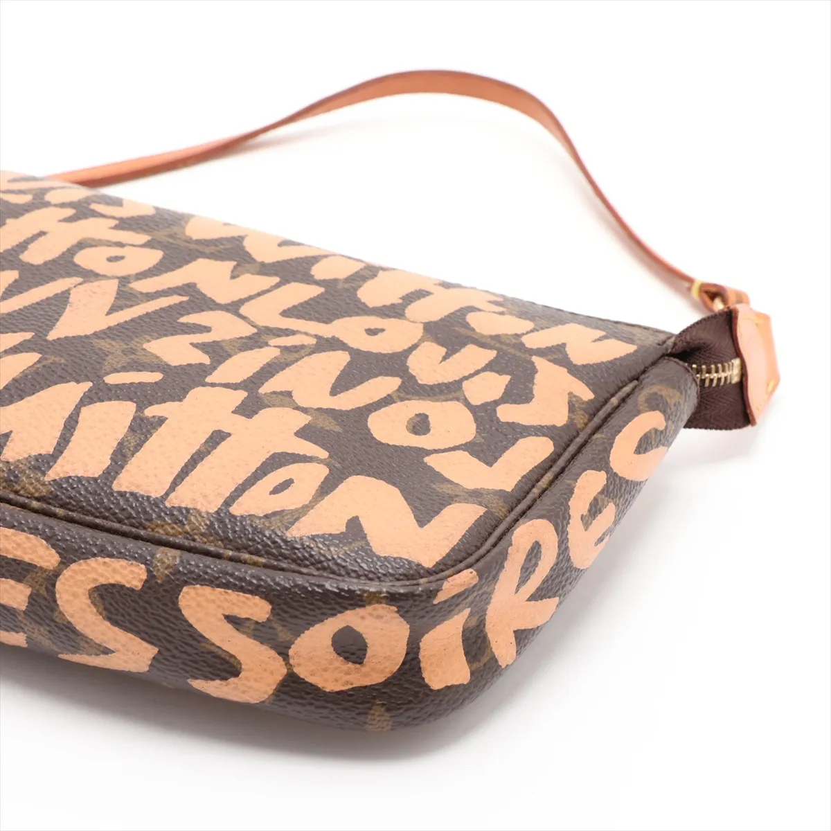 Monogram Graffiti Pochette Accessoires M92193 AR0071 Brown — view 3