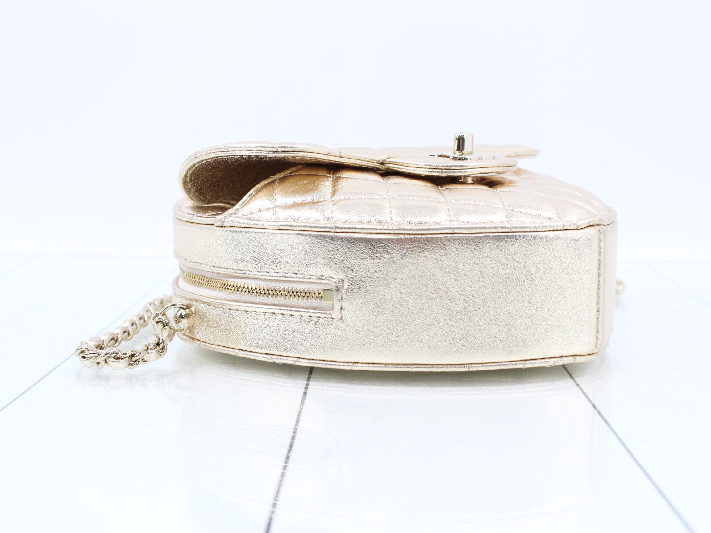 Lambskin heart chain shoulder bag — view 5
