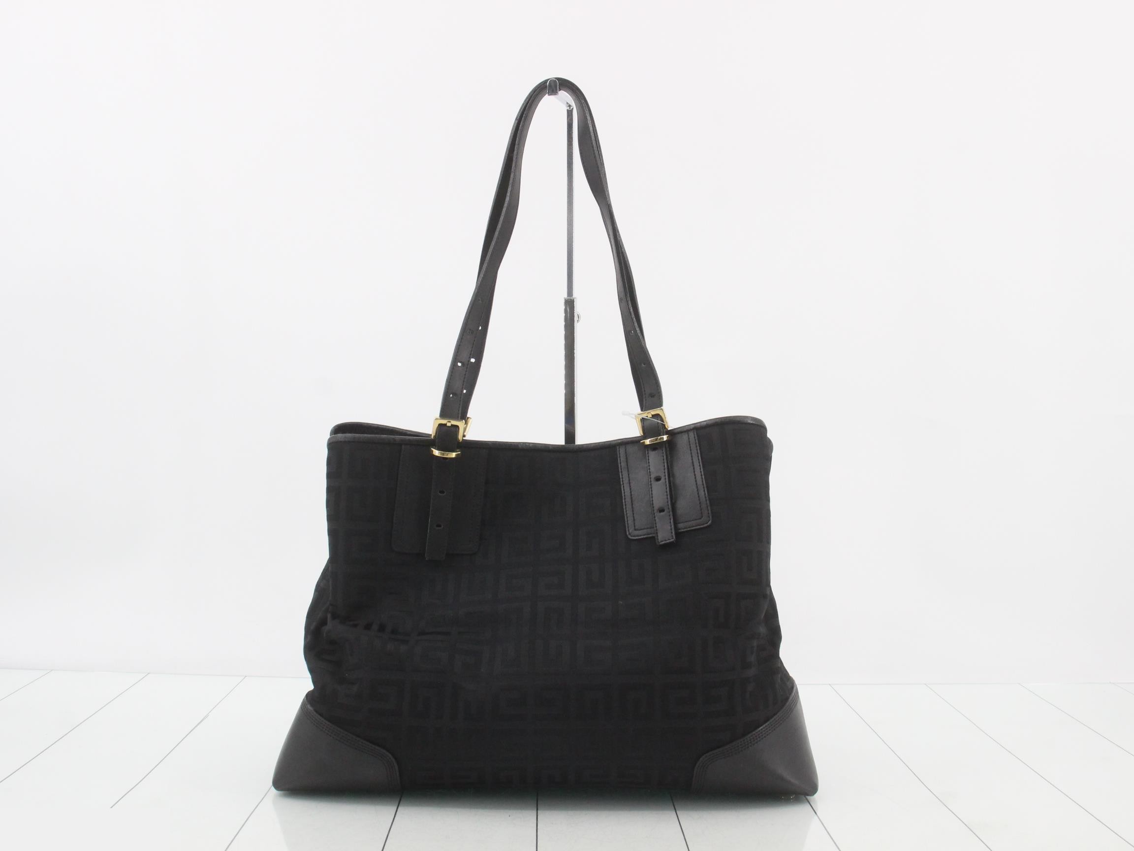tote bag, black, with anagram logo.