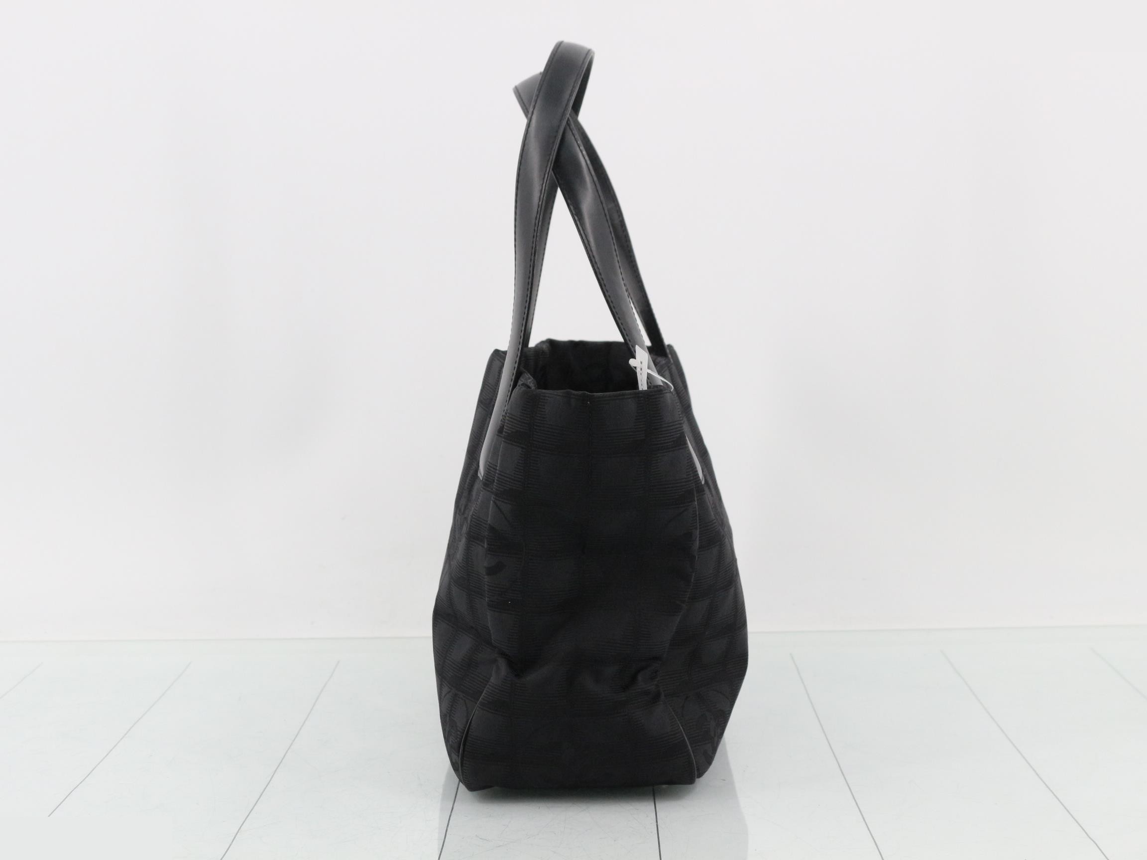 New Travel Line Tote PM Black No. 8 Seal Included 29x22x12cm — view 3
