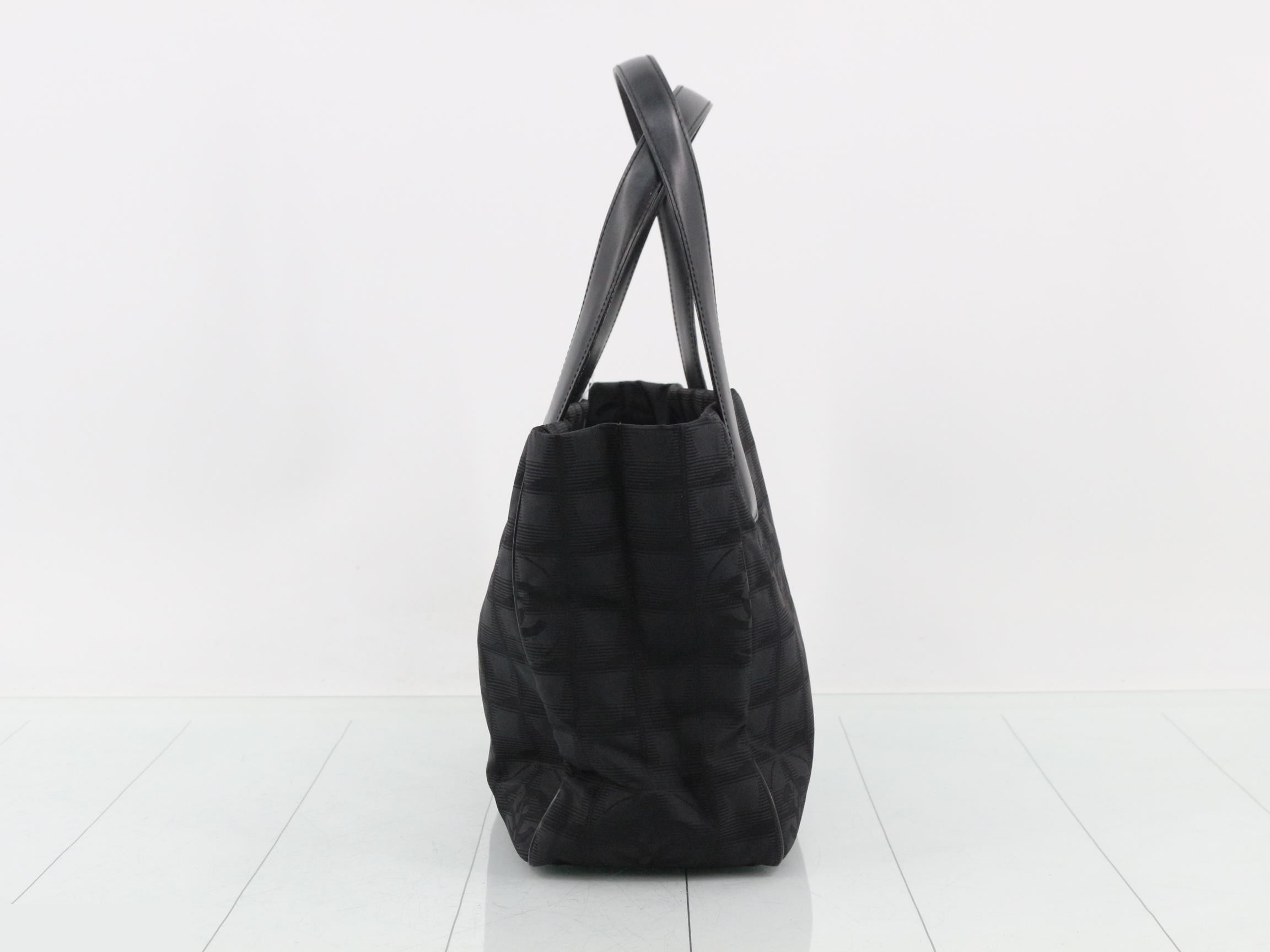 New Travel Line Tote PM Black No. 8 Seal Included 29x22x12cm — view 4