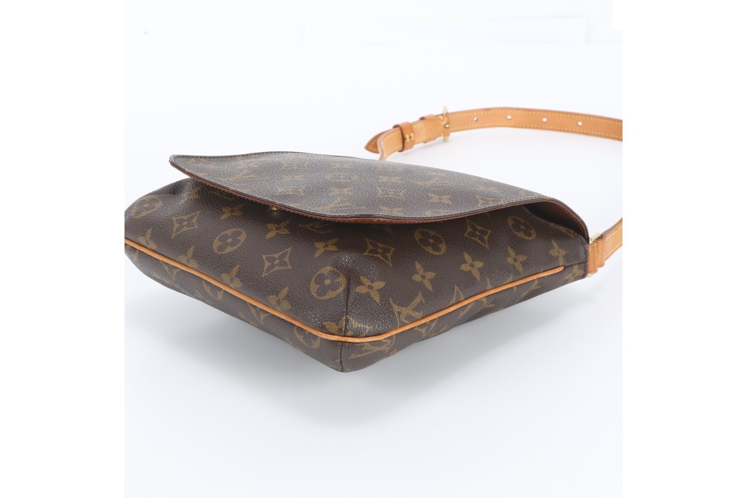 Monogram Musette Salsa M51258 Leather Shoulder Bag — view 4