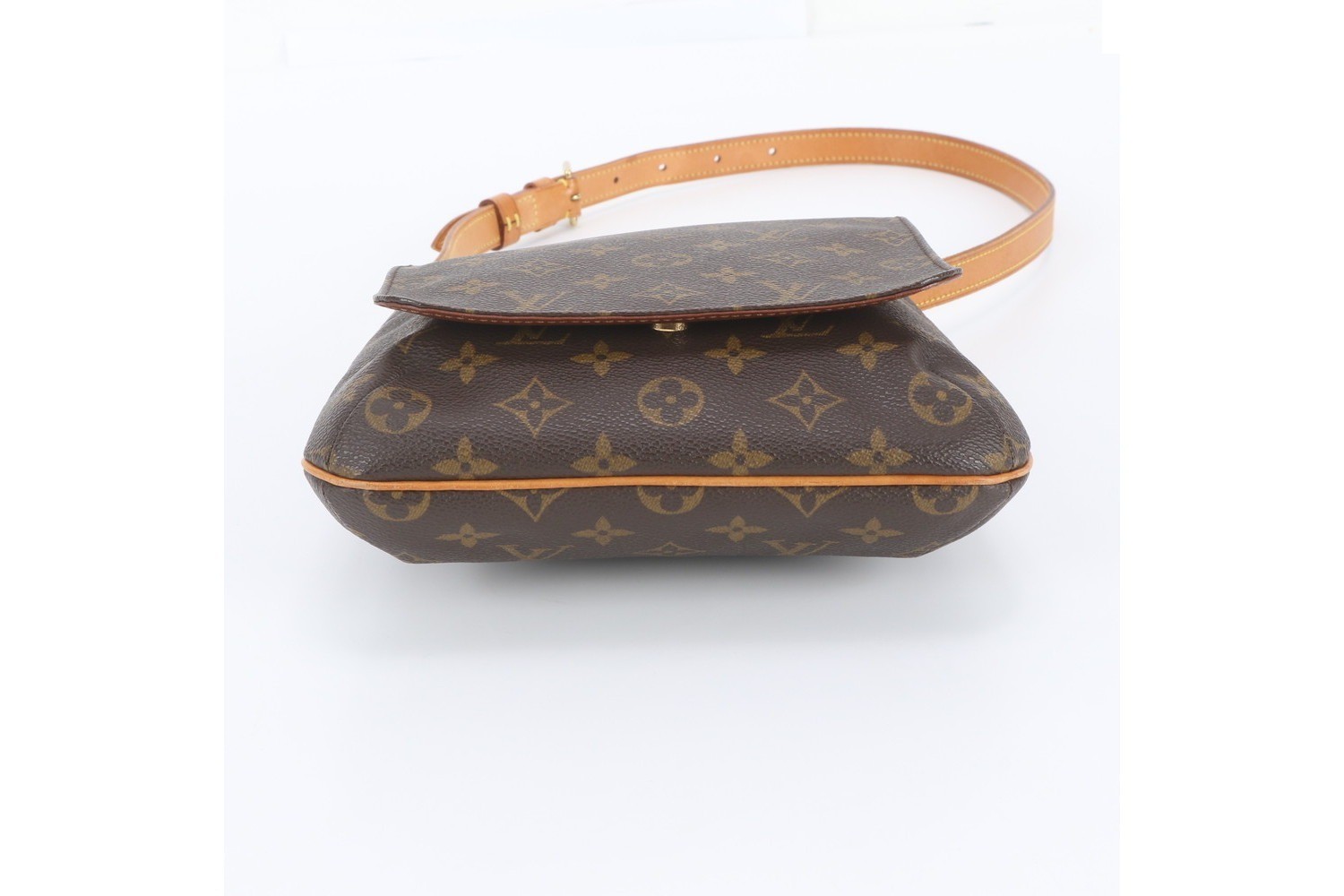 Monogram Musette Salsa M51258 Leather Shoulder Bag — view 6