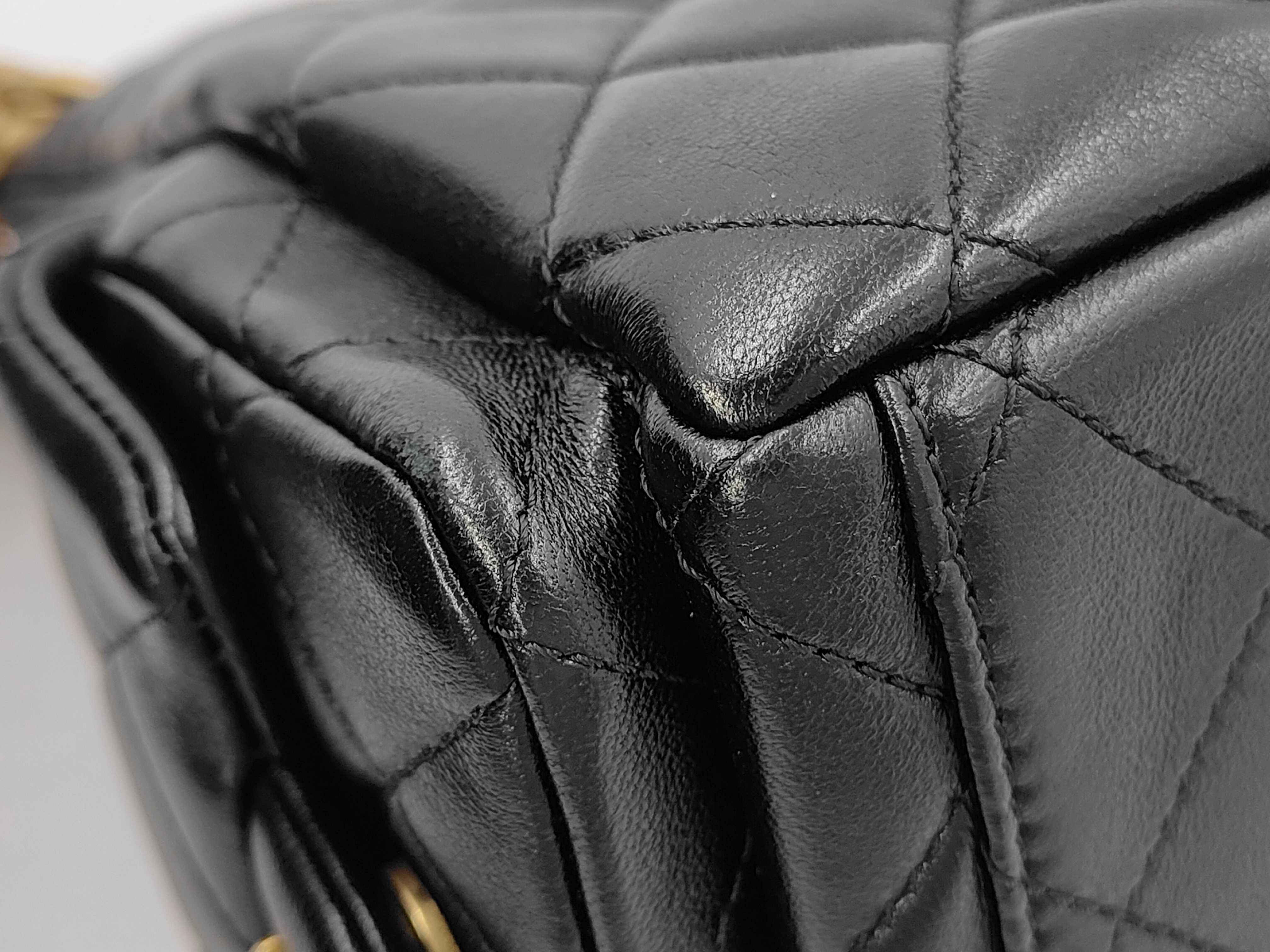 Hobo Multi-Pocket Current Model Gold Hardware Chain One-Shoulder Bag with Serial Number Plate Black — view 3