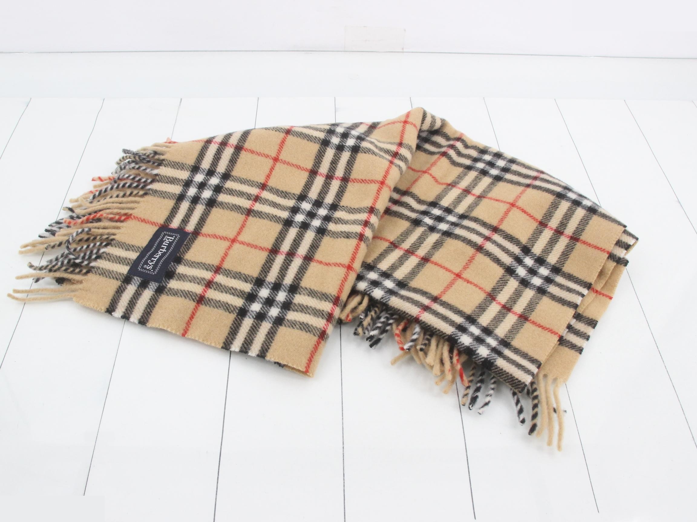 Nova Check lap blanket/shawl, beige — view 2