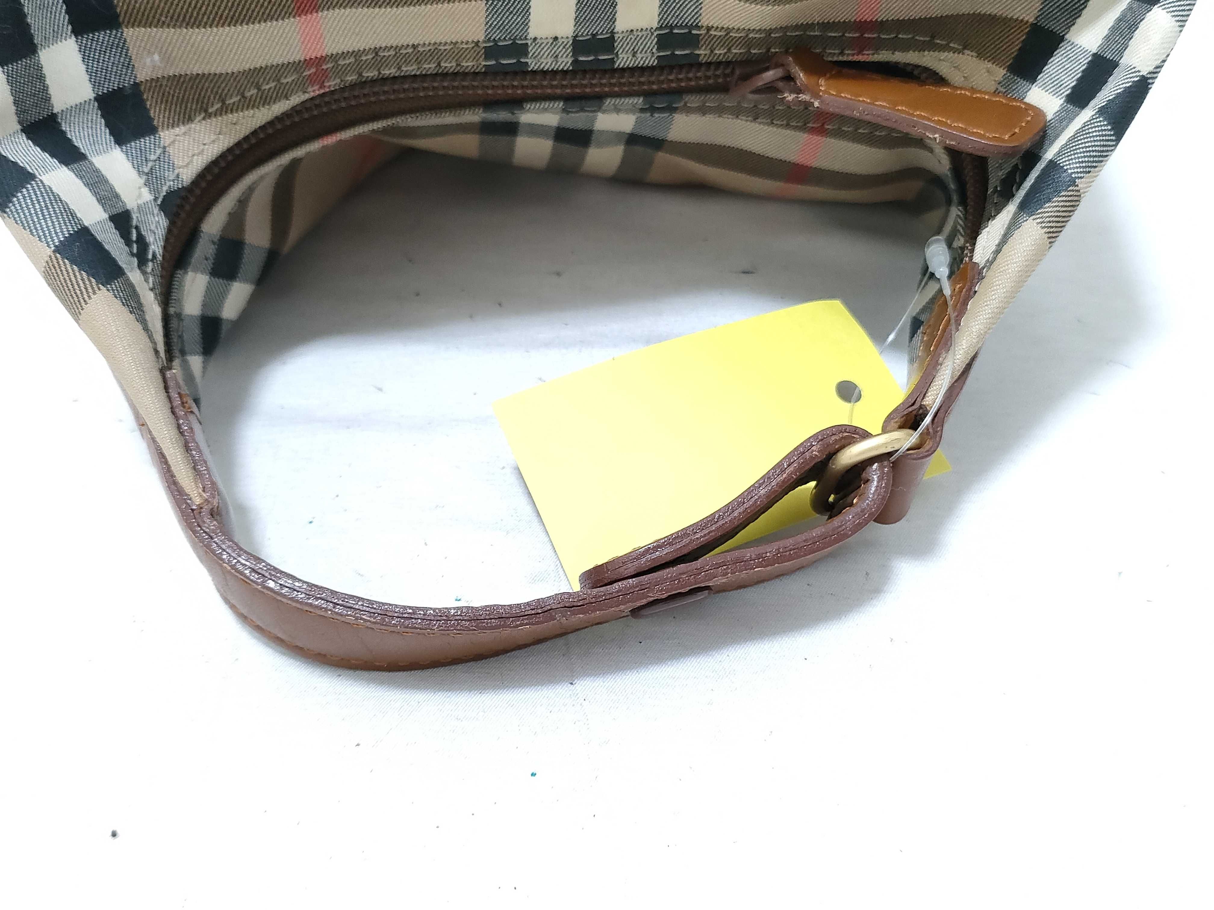 One-Hand Nova Check Handbag — view 3