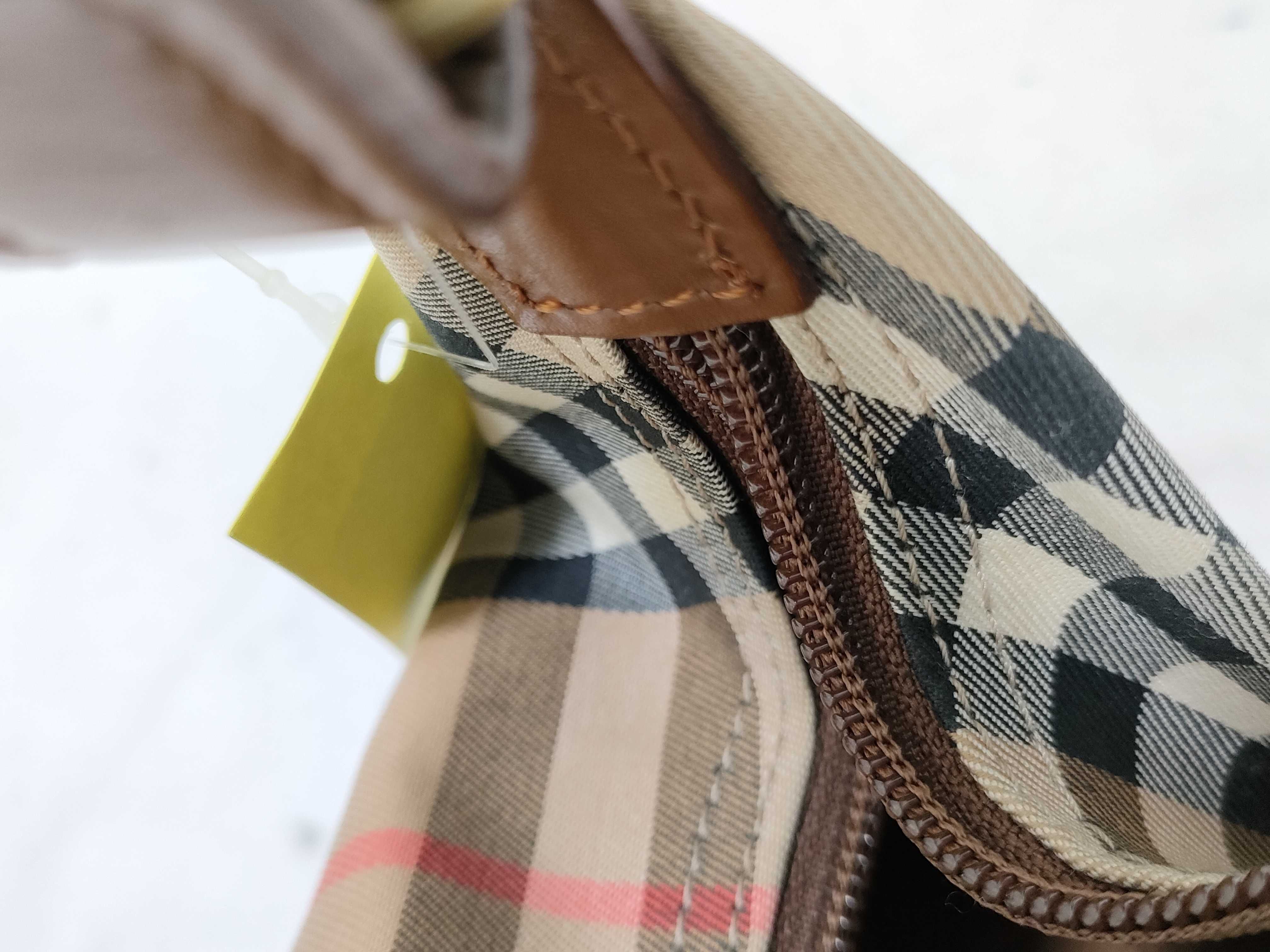 One-Hand Nova Check Handbag — view 9