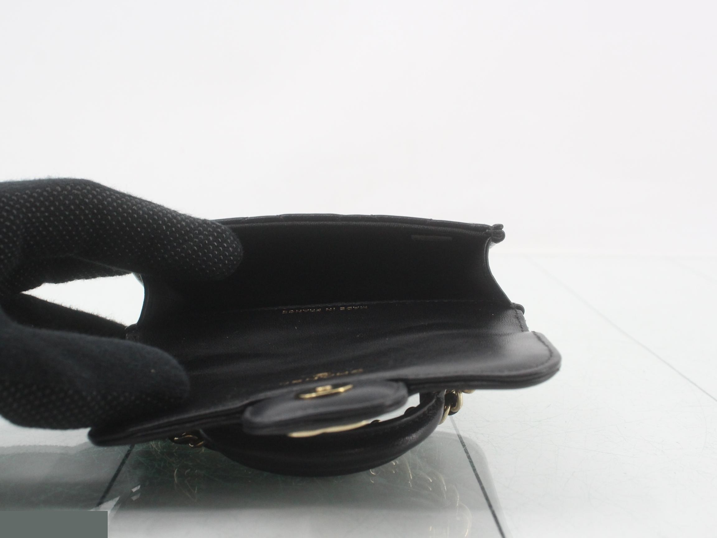 Matelassé Lambskin 2-Way Hand/Chain Case, Black — view 4