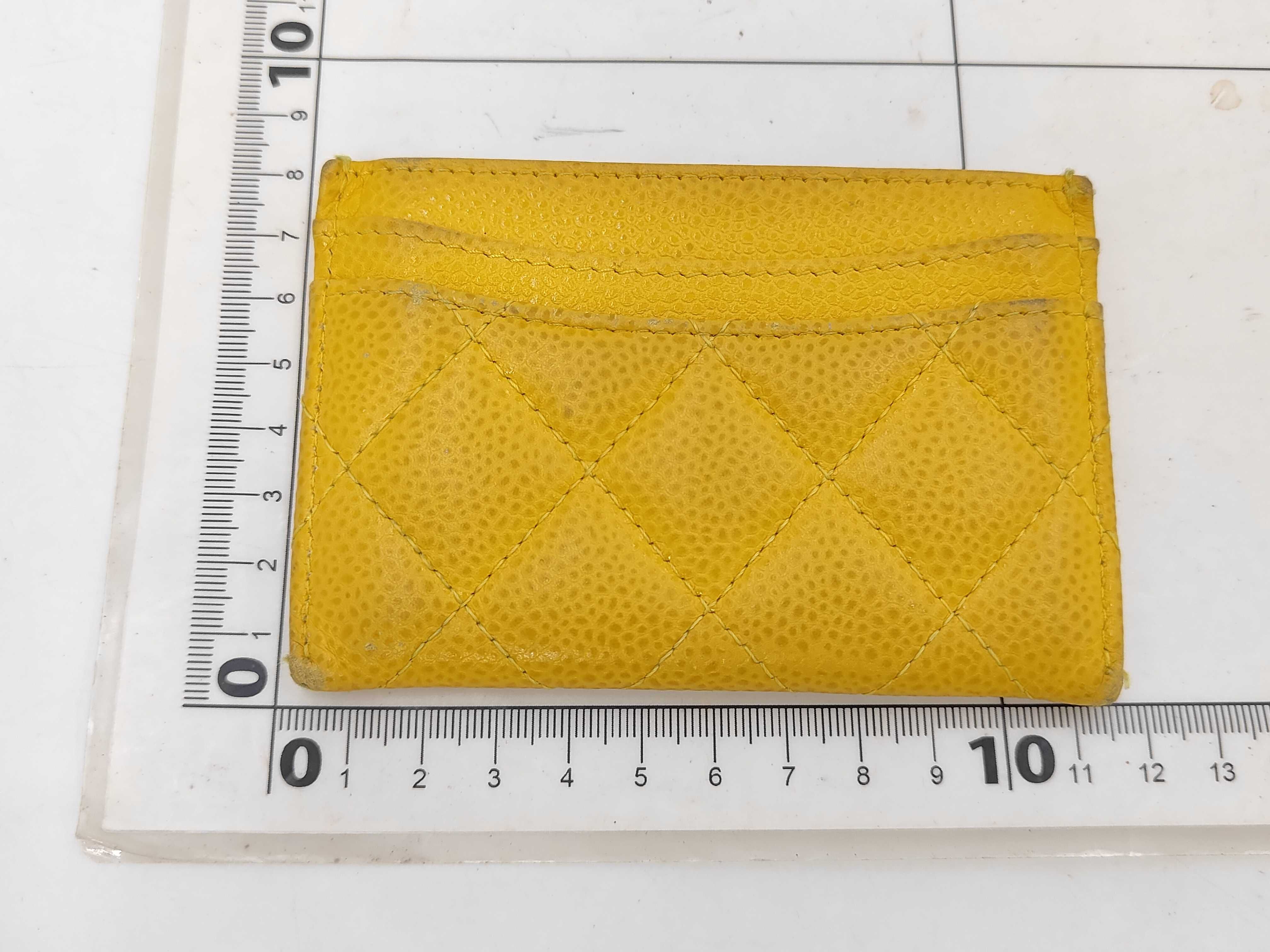 (Chanel) 25 series Caviar Yellow Gold Card Case — view 2