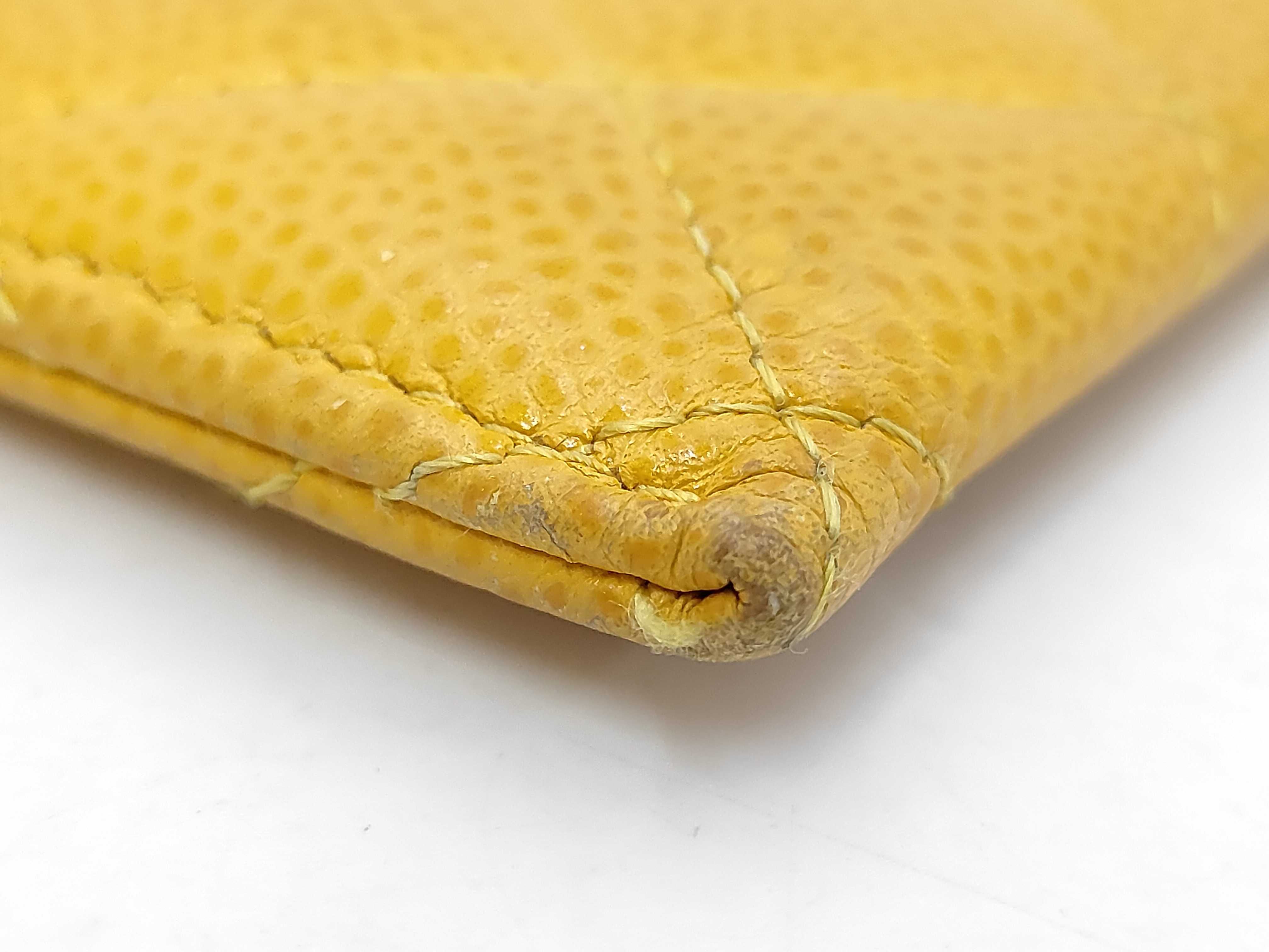 (Chanel) 25 series Caviar Yellow Gold Card Case — view 3