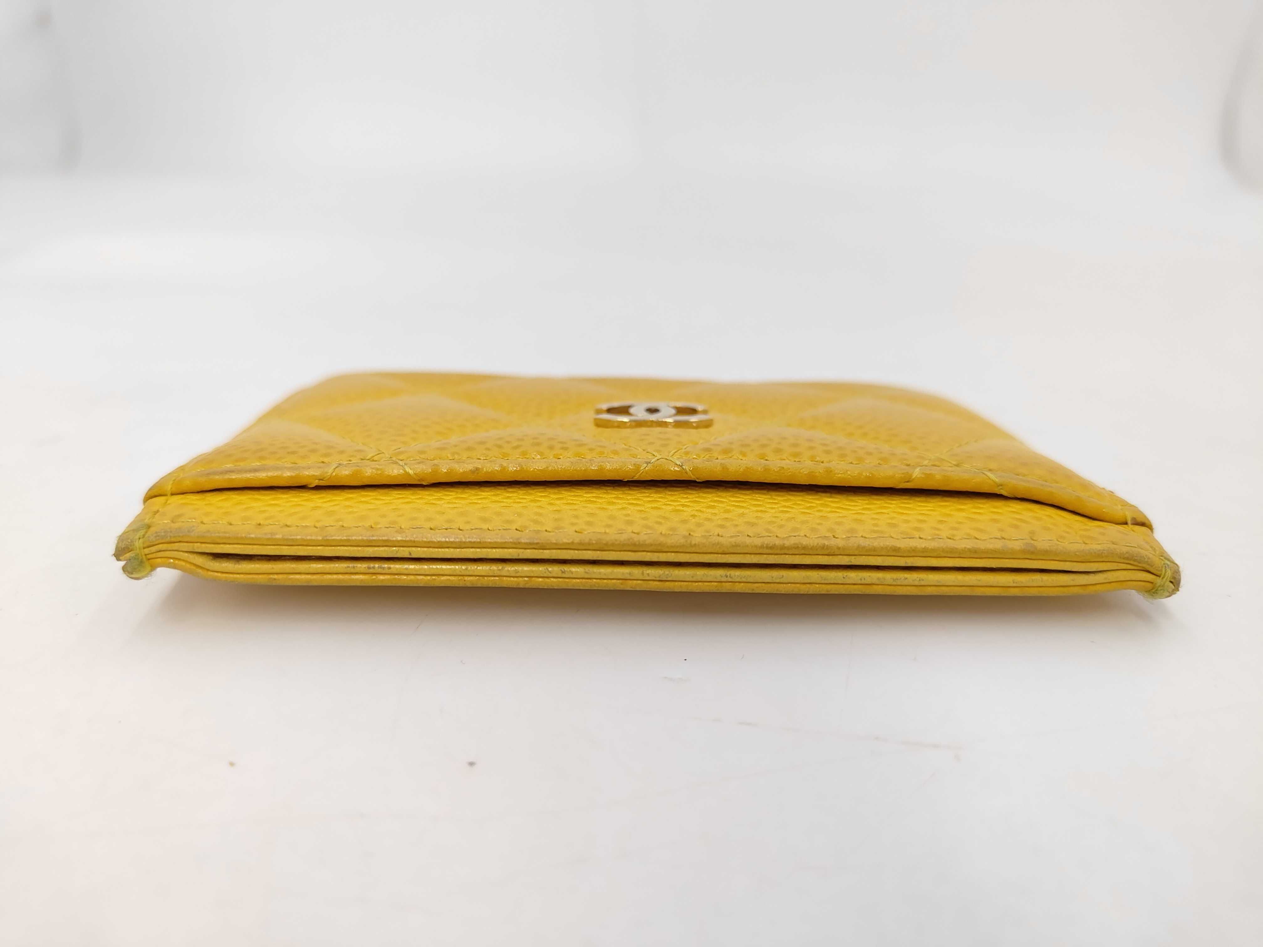 (Chanel) 25 series Caviar Yellow Gold Card Case — view 4