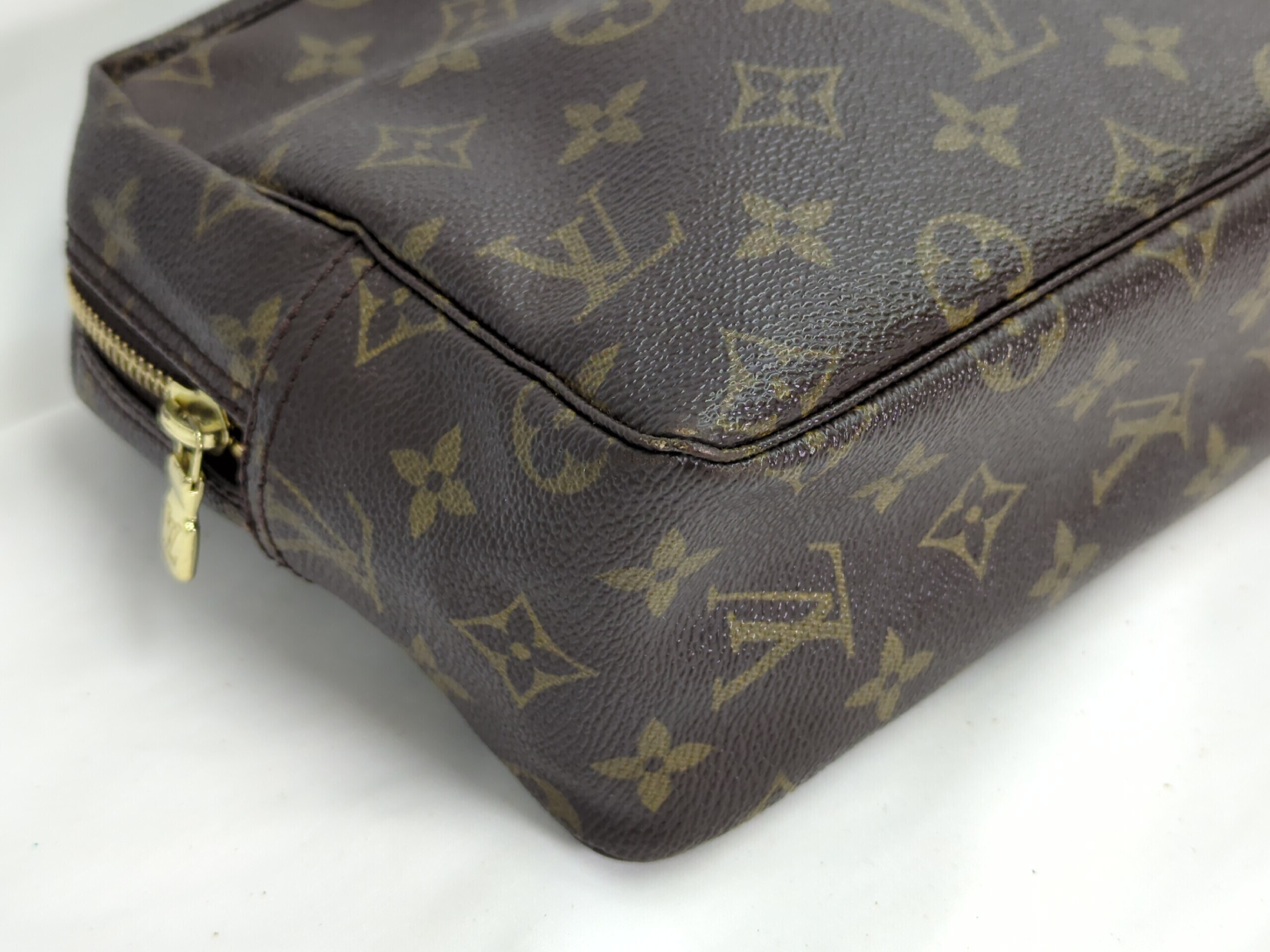 M47522 Monogram Troussard Toilette 28 Clutch Bag — view 3