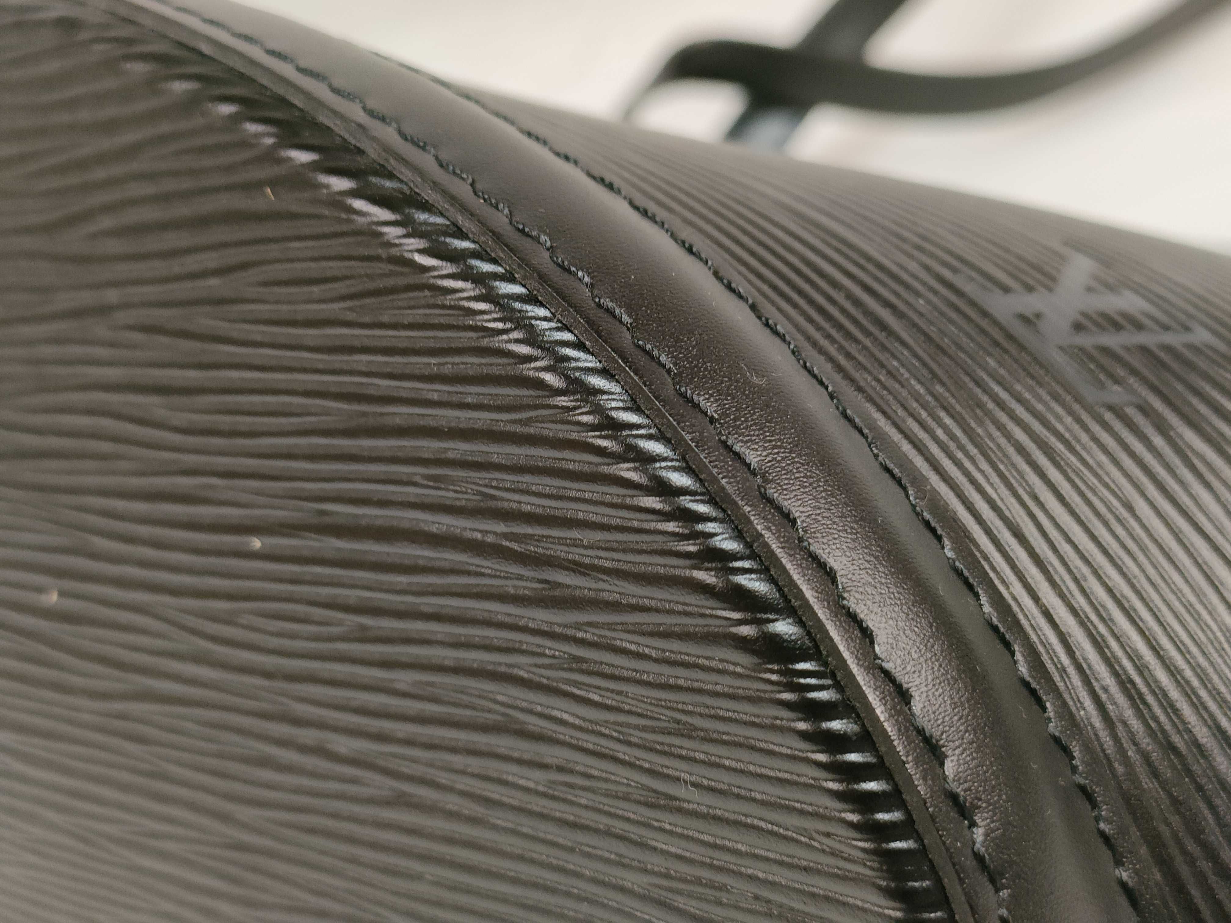 Epi Black Leather Epi Saint Jacques Handbag — view 7
