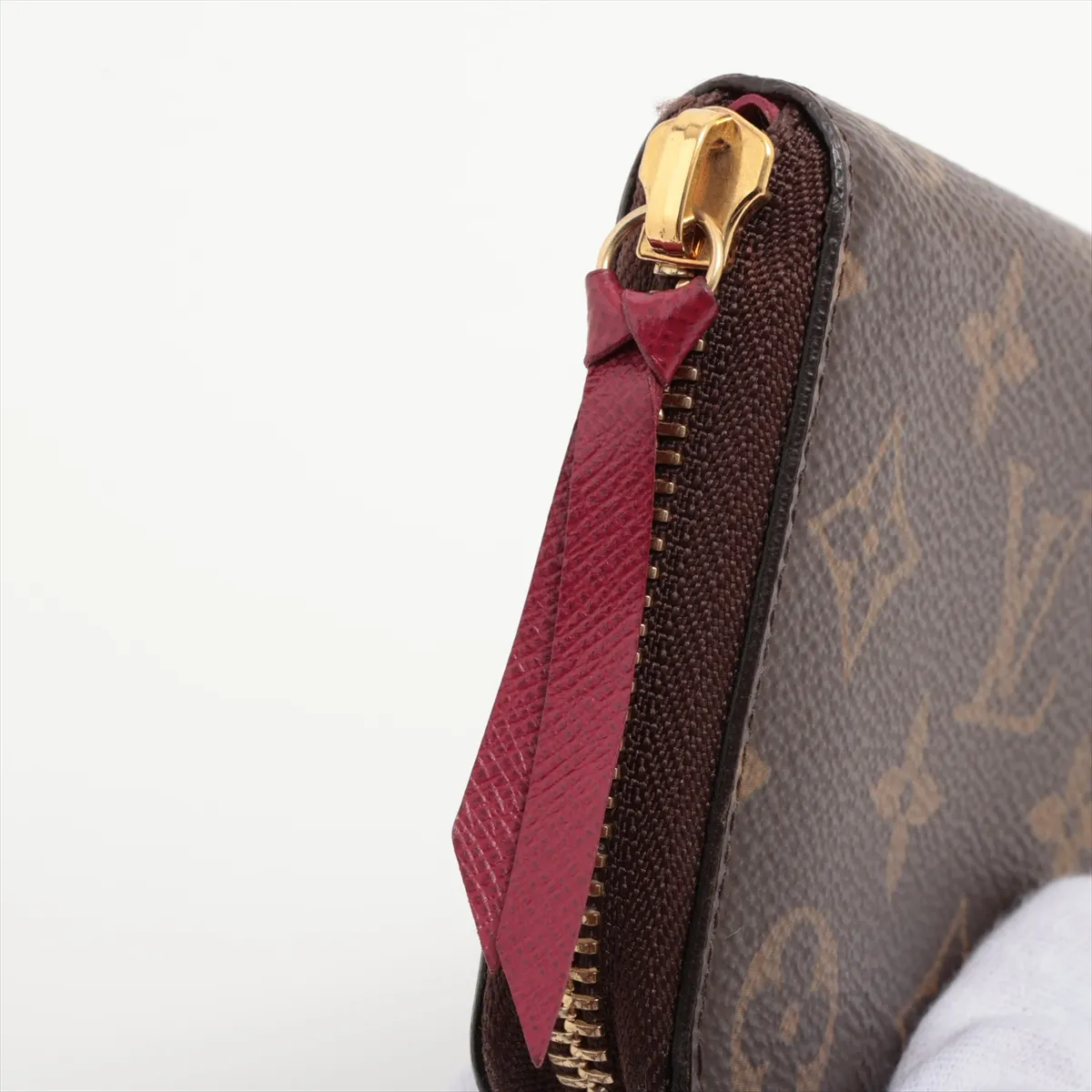 Monogram Portefeuille Clemence M60742 CA0119 Fuchsia Round Zip Wallet — view 11