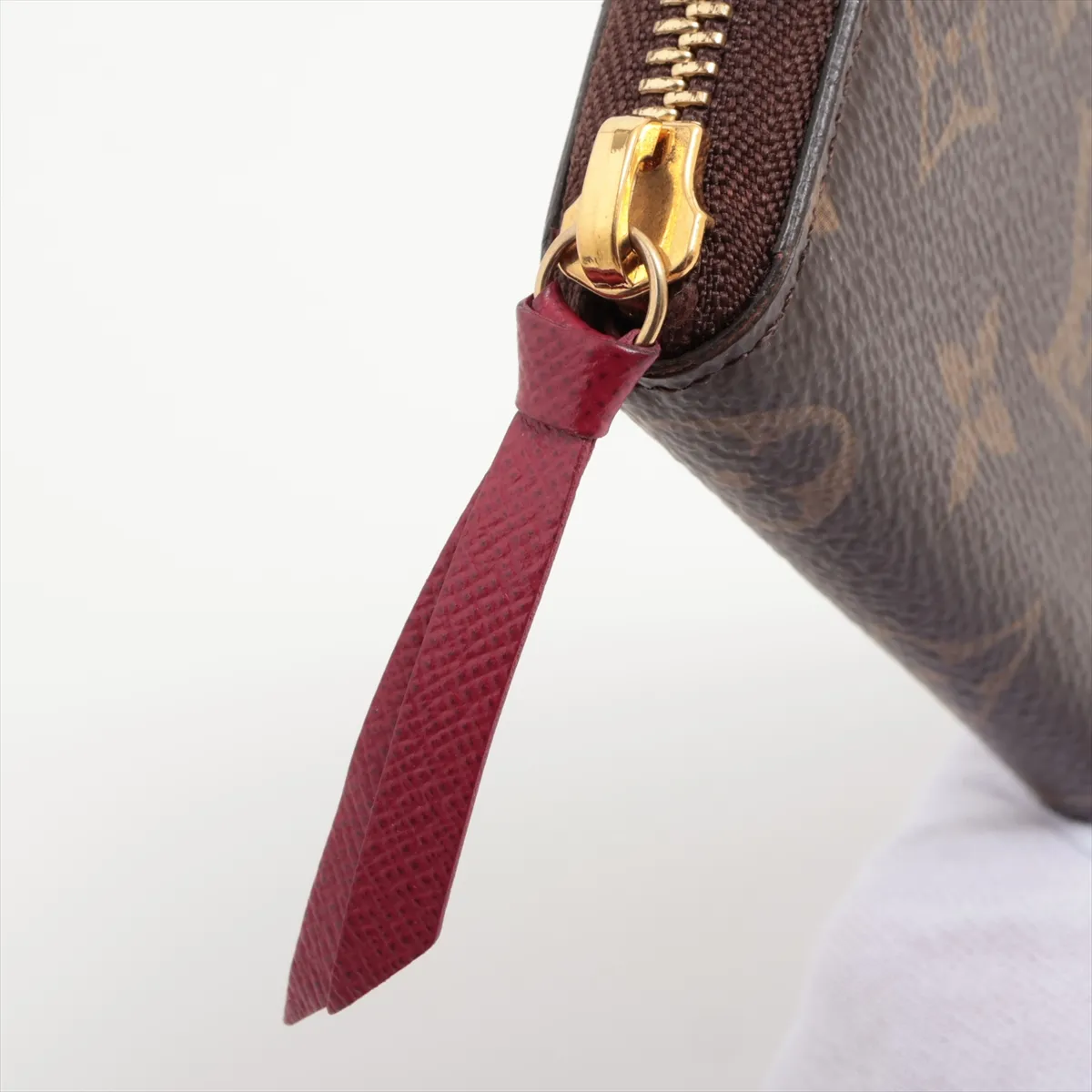 Monogram Portefeuille Clemence M60742 CA0119 Fuchsia Round Zip Wallet — view 12