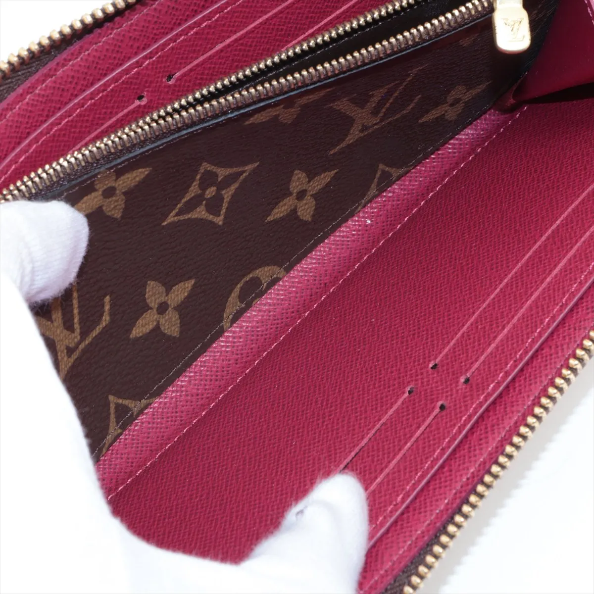 Monogram Portefeuille Clemence M60742 CA0119 Fuchsia Round Zip Wallet — view 6