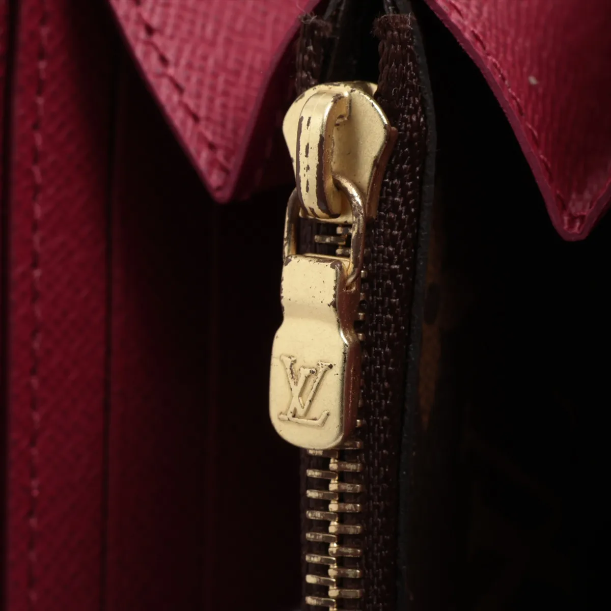 Monogram Portefeuille Clemence M60742 CA0119 Fuchsia Round Zip Wallet — view 10