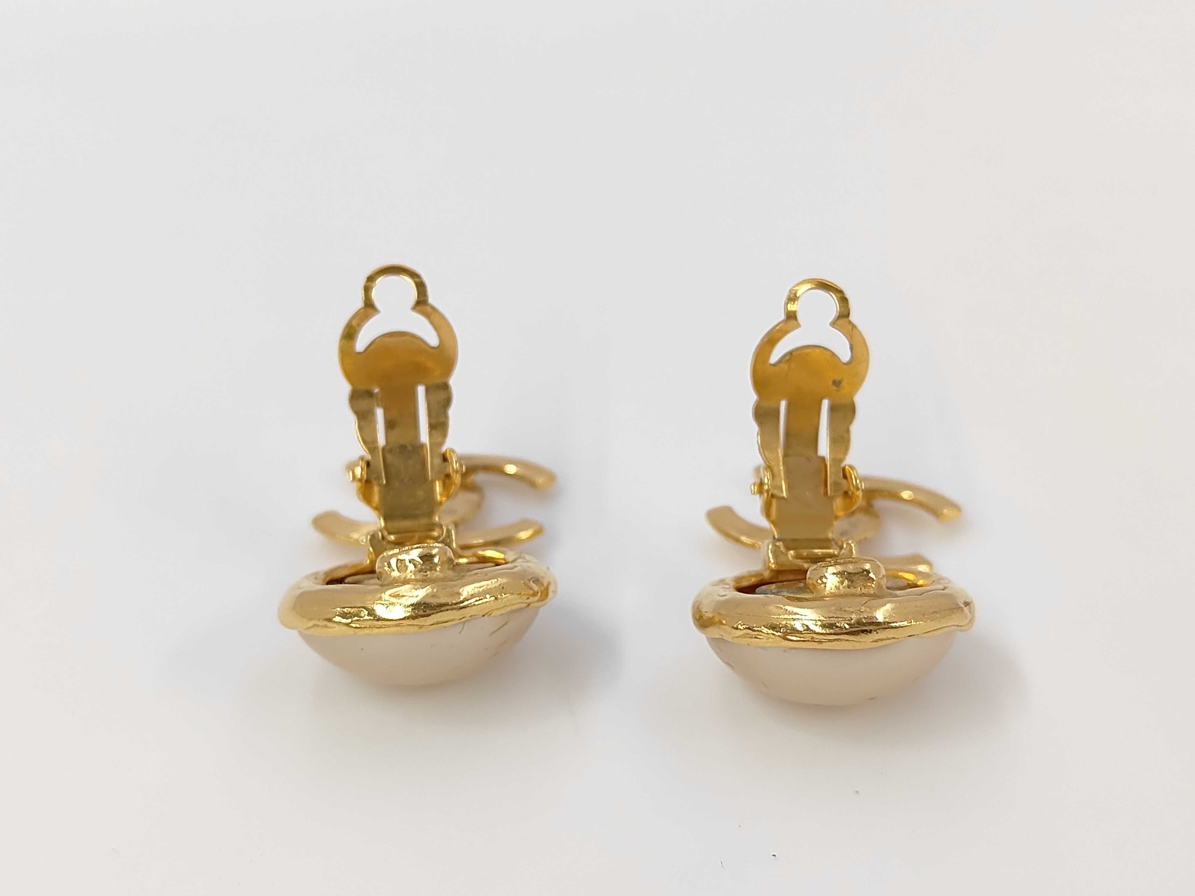 Pearl Round Coco Mark GP Gold 95P Earrings — view 4