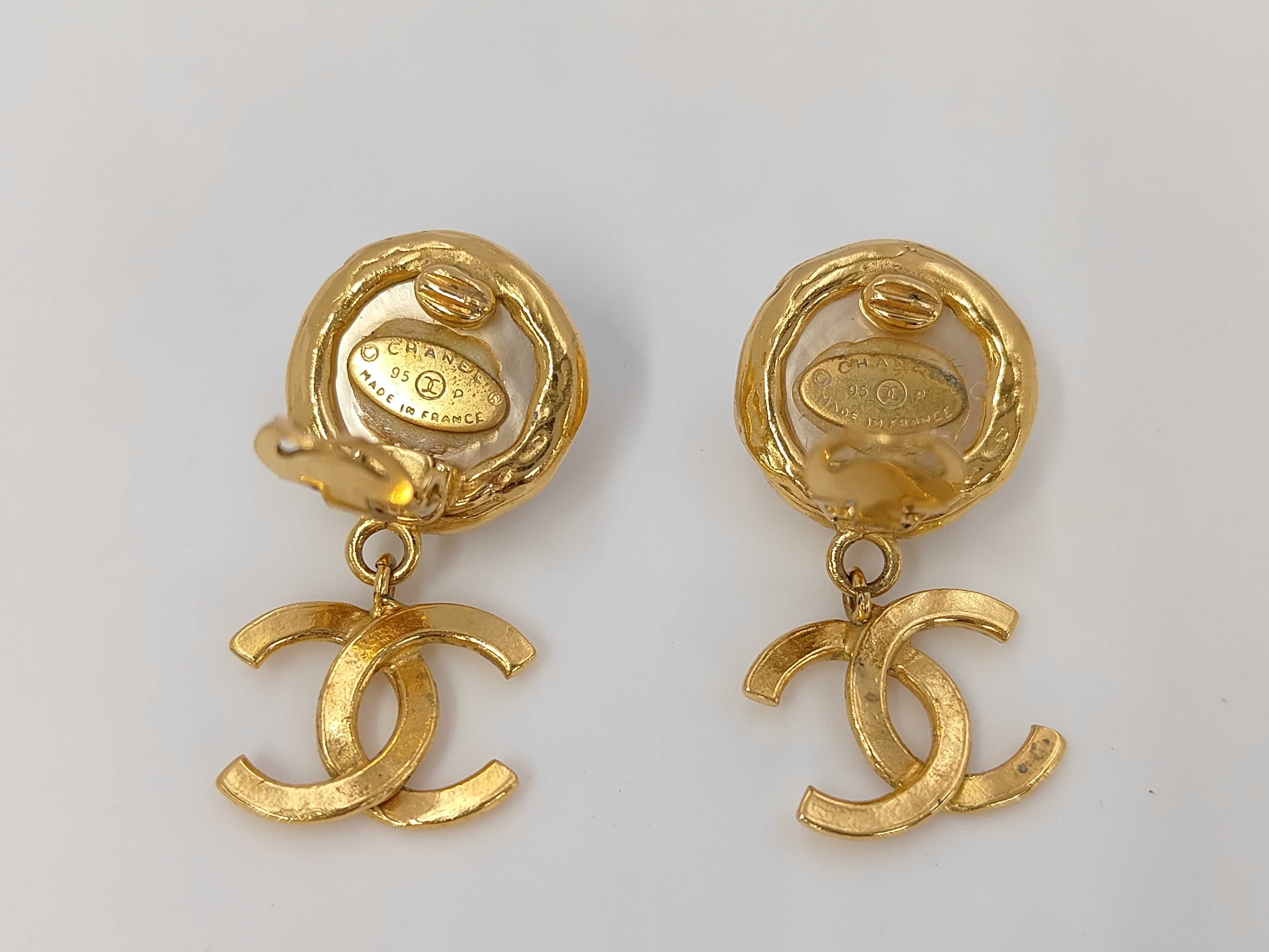 Pearl Round Coco Mark GP Gold 95P Earrings — view 5