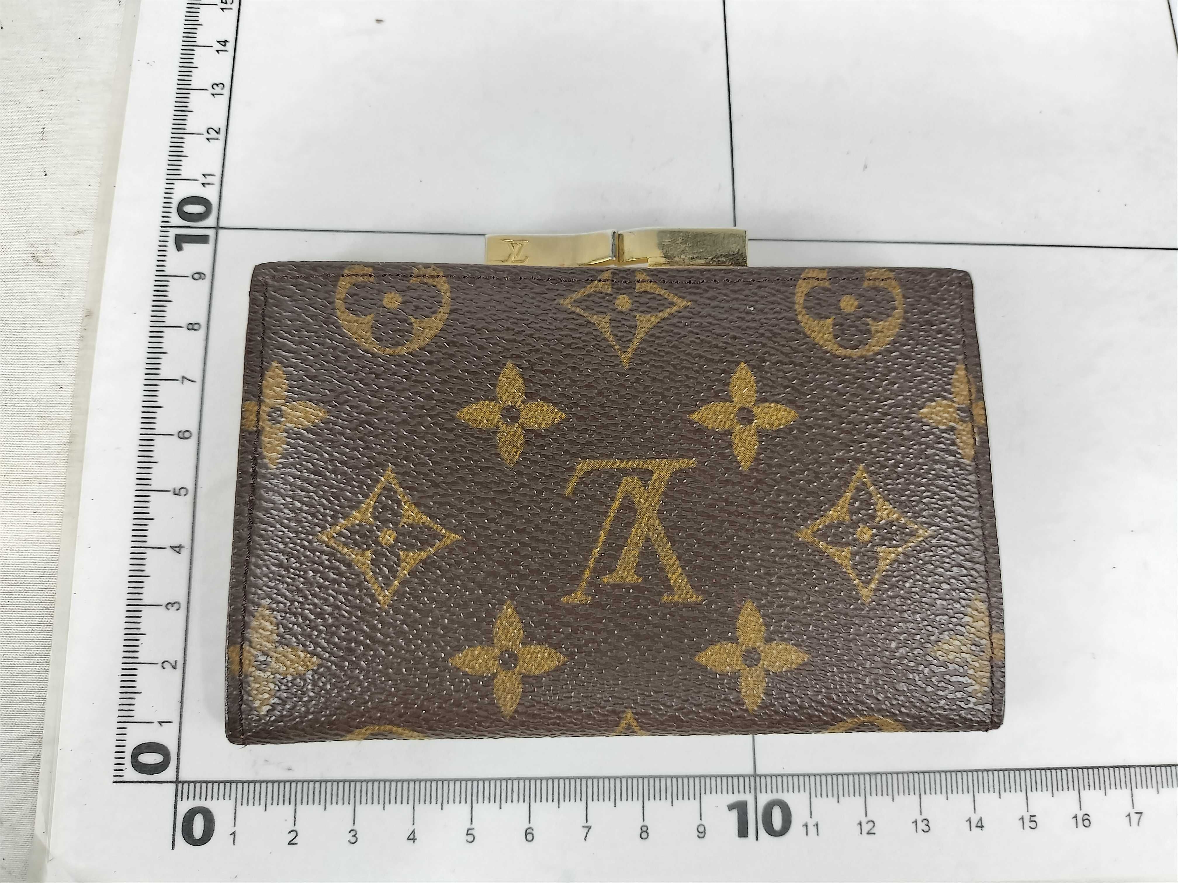 Monogram Louis Vuitton T61922 Coin Case — view 2