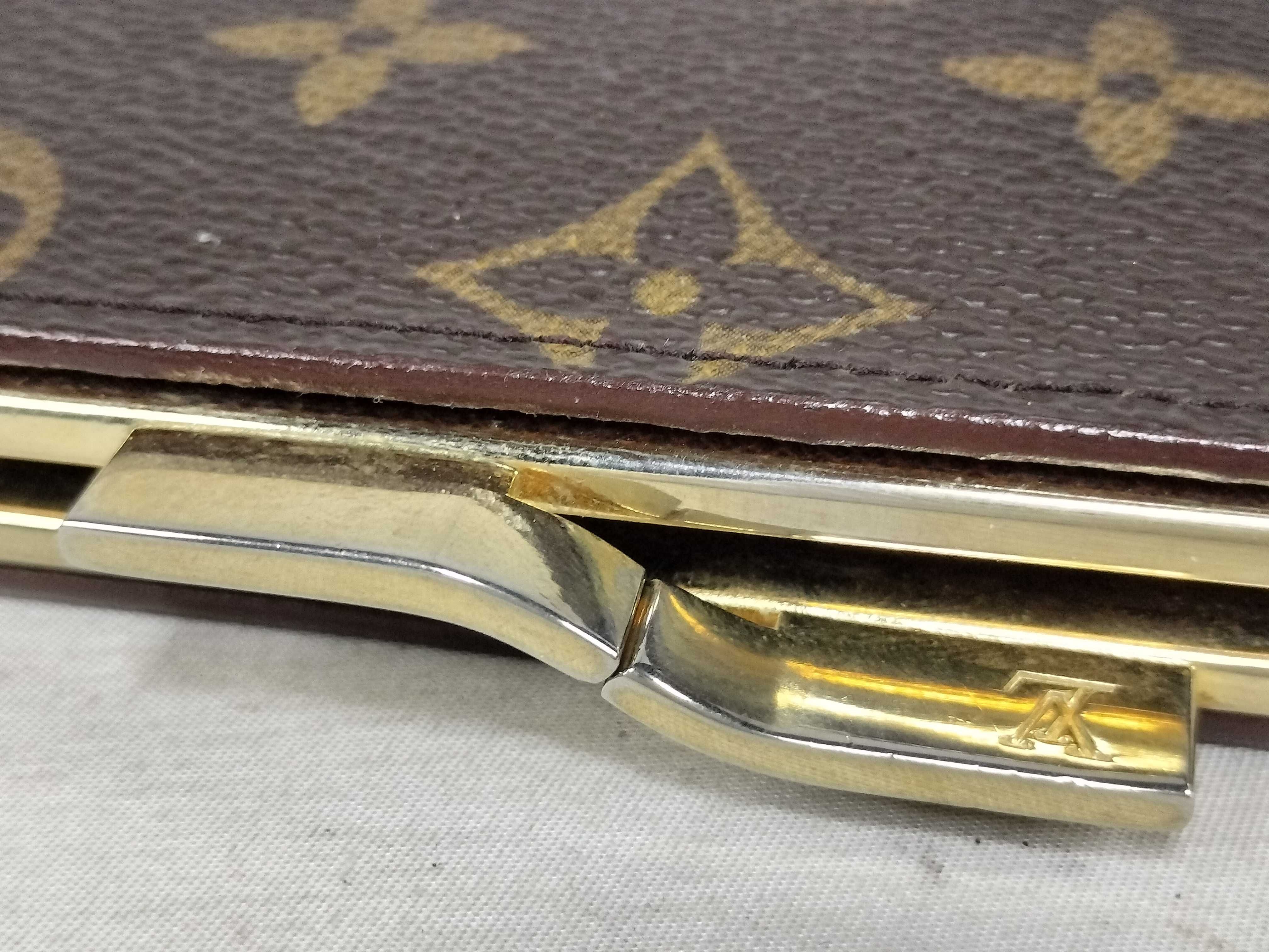 Monogram Louis Vuitton T61922 Coin Case — view 11