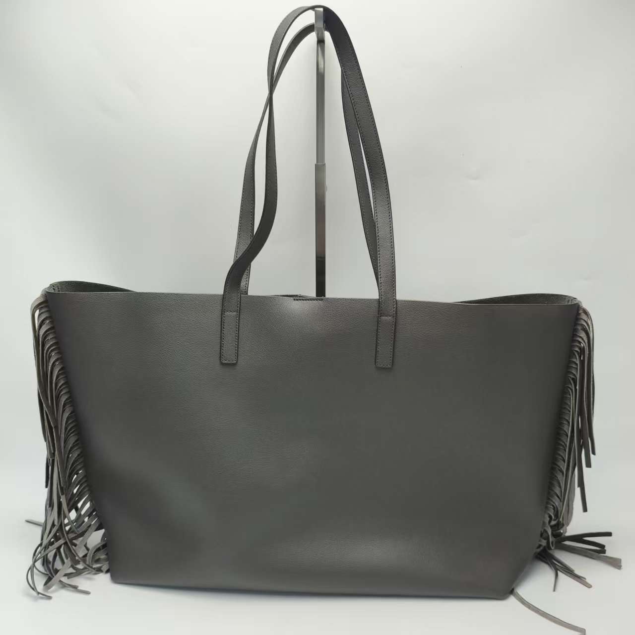 【*Shipped from: China*】Yves Saint Laurent Leather Handbag — view 3