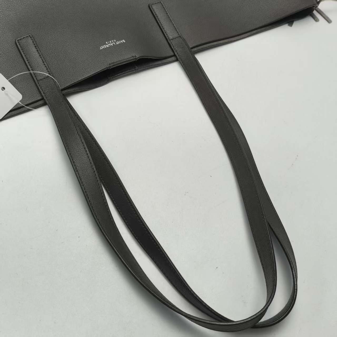 【*Shipped from: China*】Yves Saint Laurent Leather Handbag — view 7