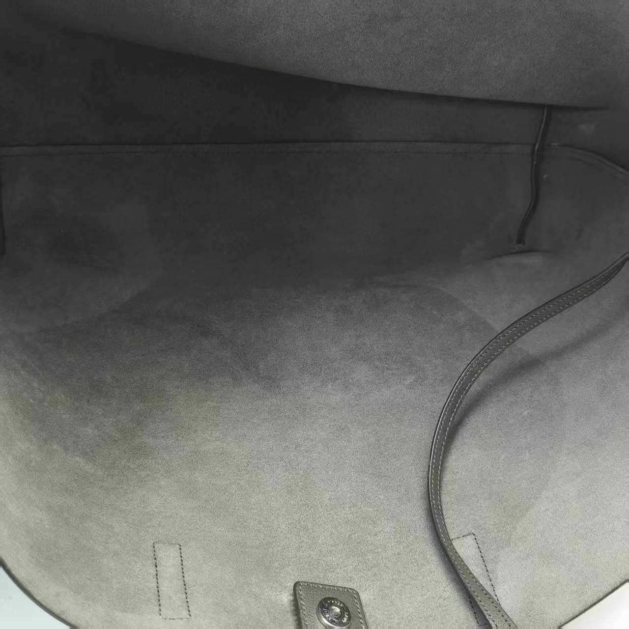 【*Shipped from: China*】Yves Saint Laurent Leather Handbag — view 8