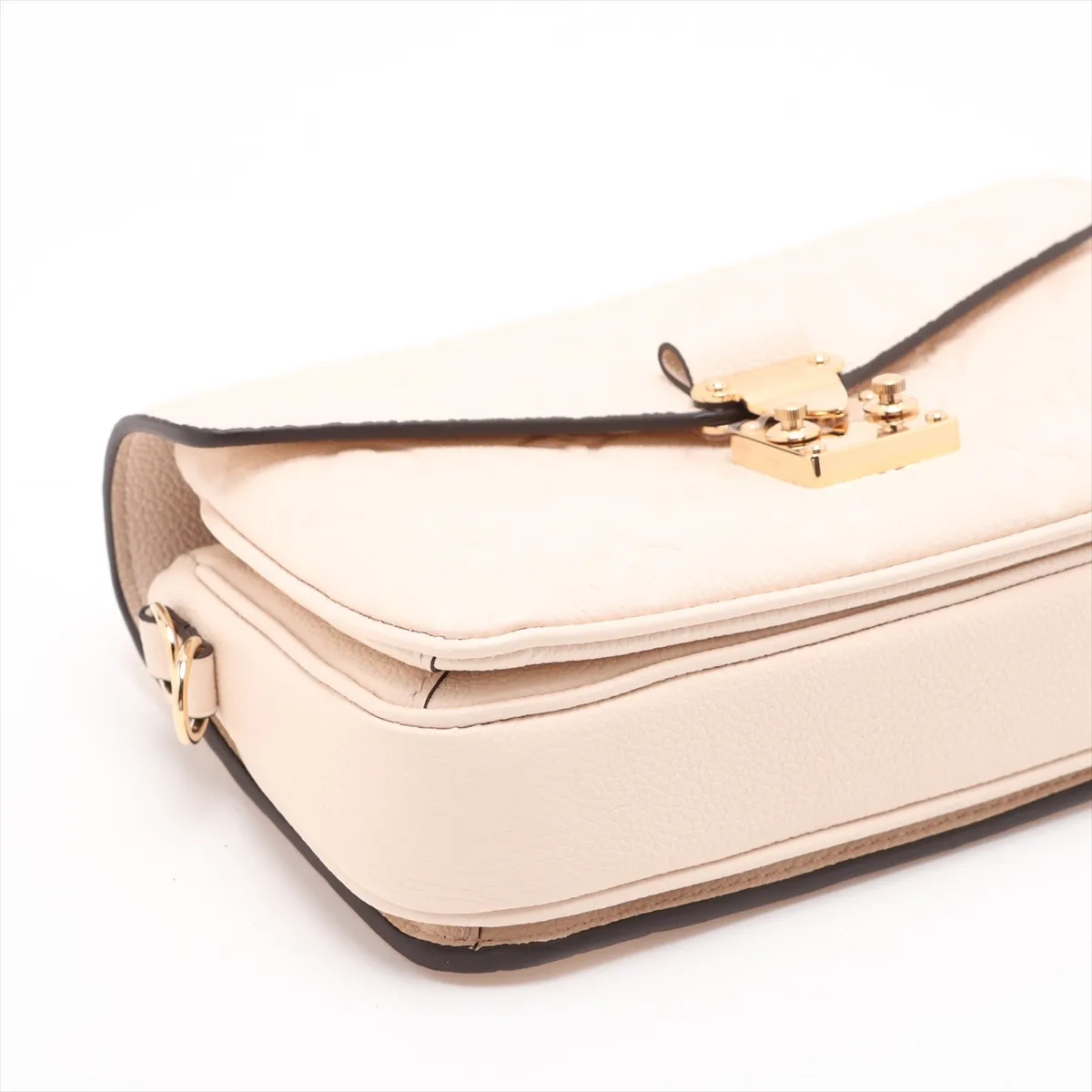 Monogram Empreinte Pochette Métis EW M22942 Beige — view 4