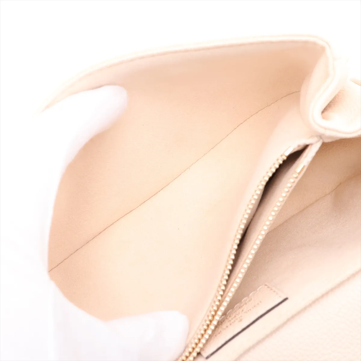 Monogram Empreinte Pochette Métis EW M22942 Beige — view 9