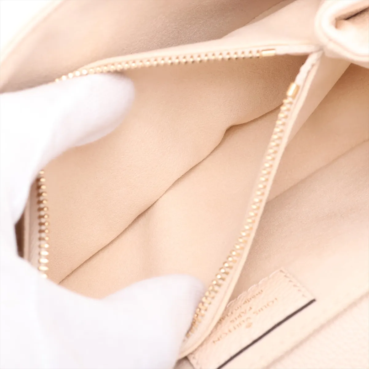Monogram Empreinte Pochette Métis EW M22942 Beige — view 10