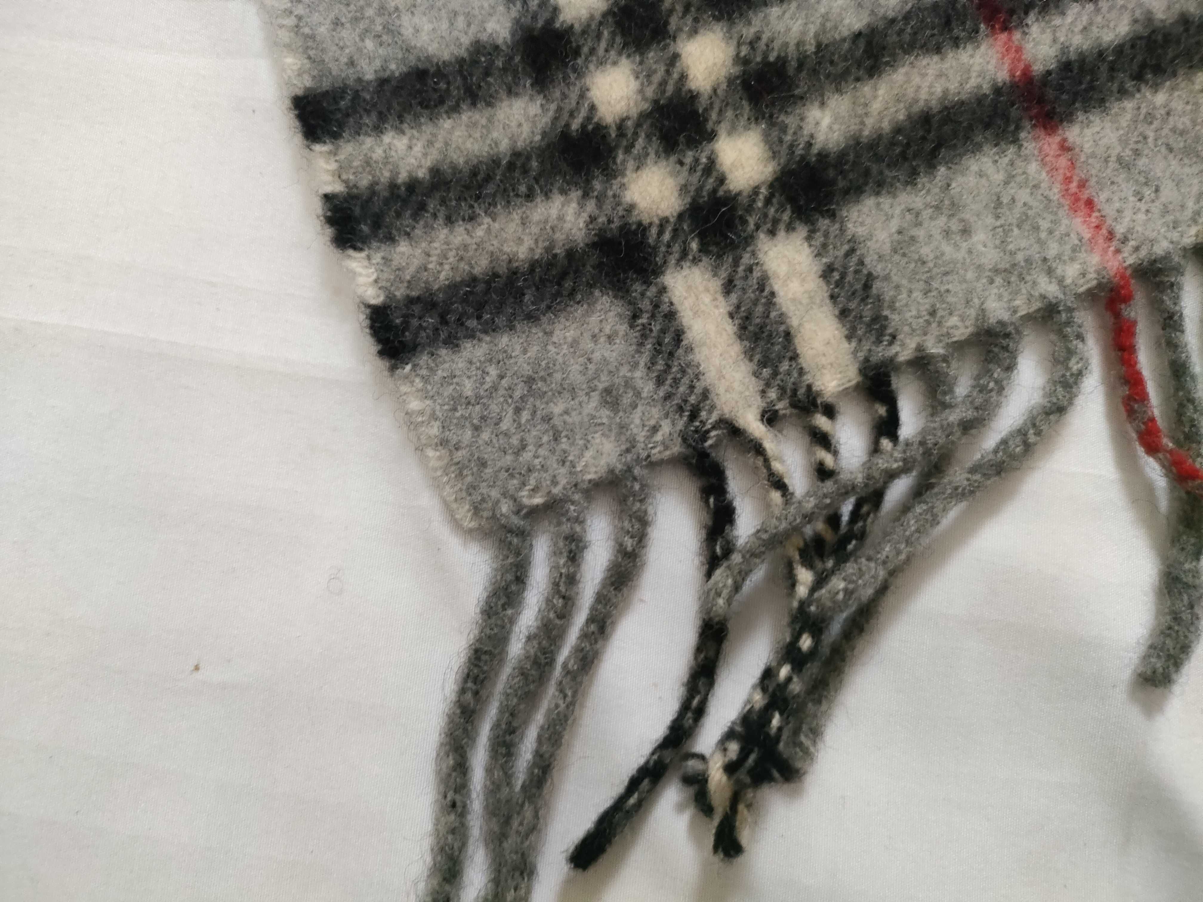 100% Cashmere Scarf, Nova Check Pattern, and other accessories. — view 3