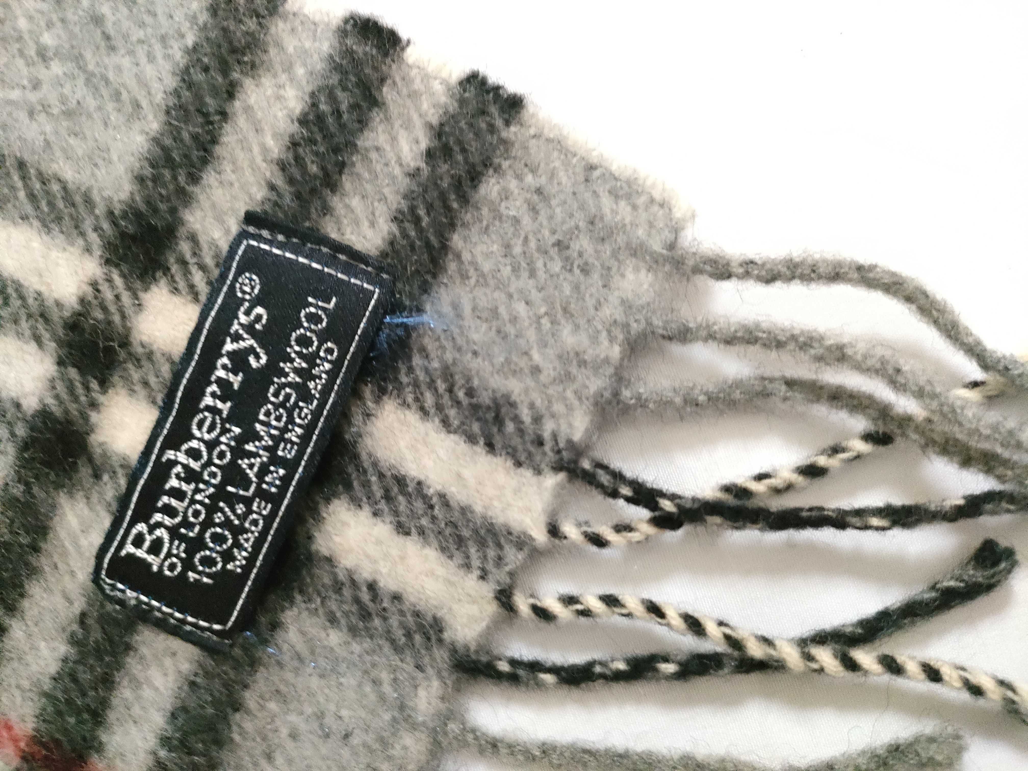 100% Cashmere Scarf, Nova Check Pattern, and other accessories. — view 7