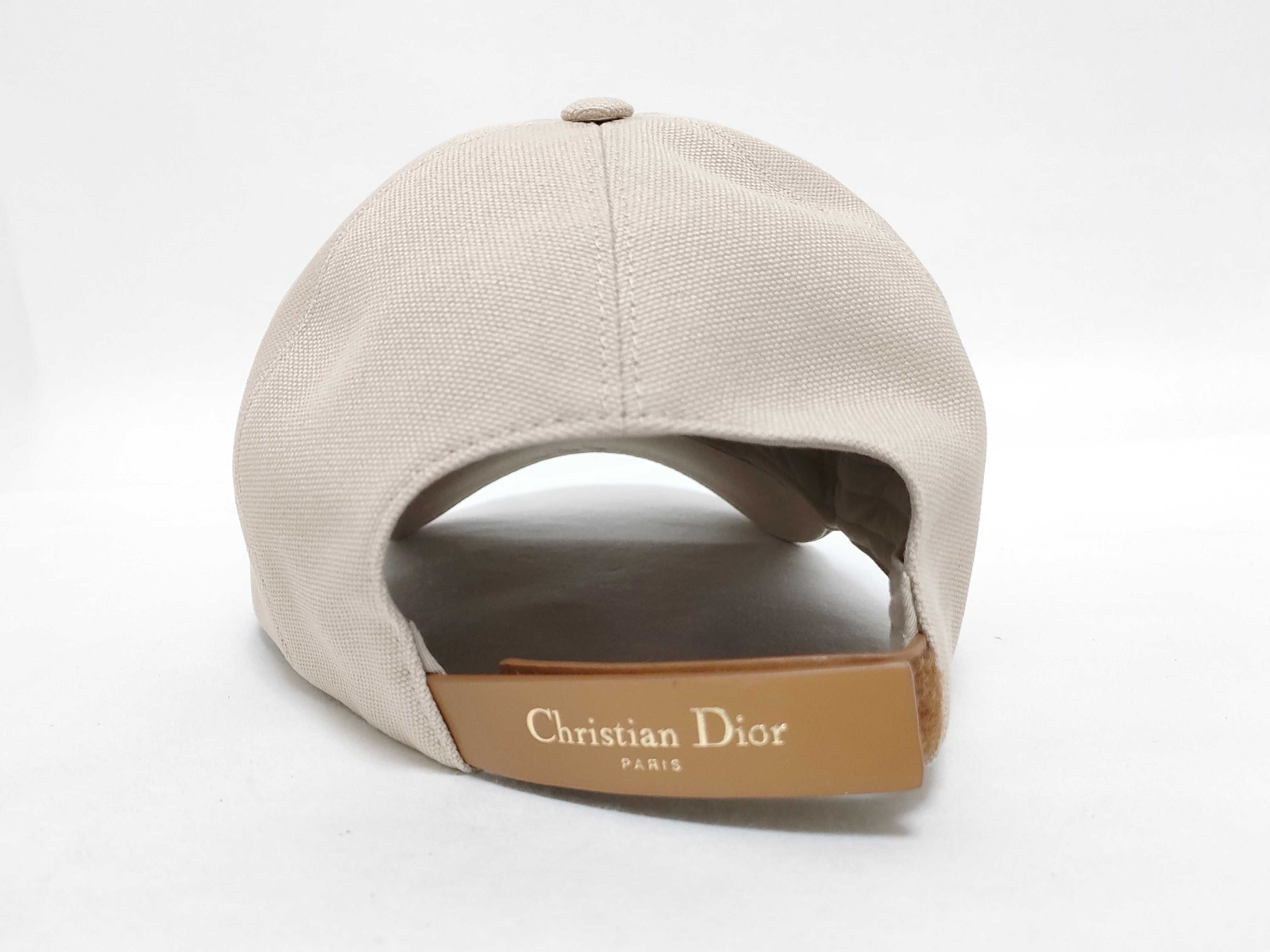 cap and other accessories — view 3