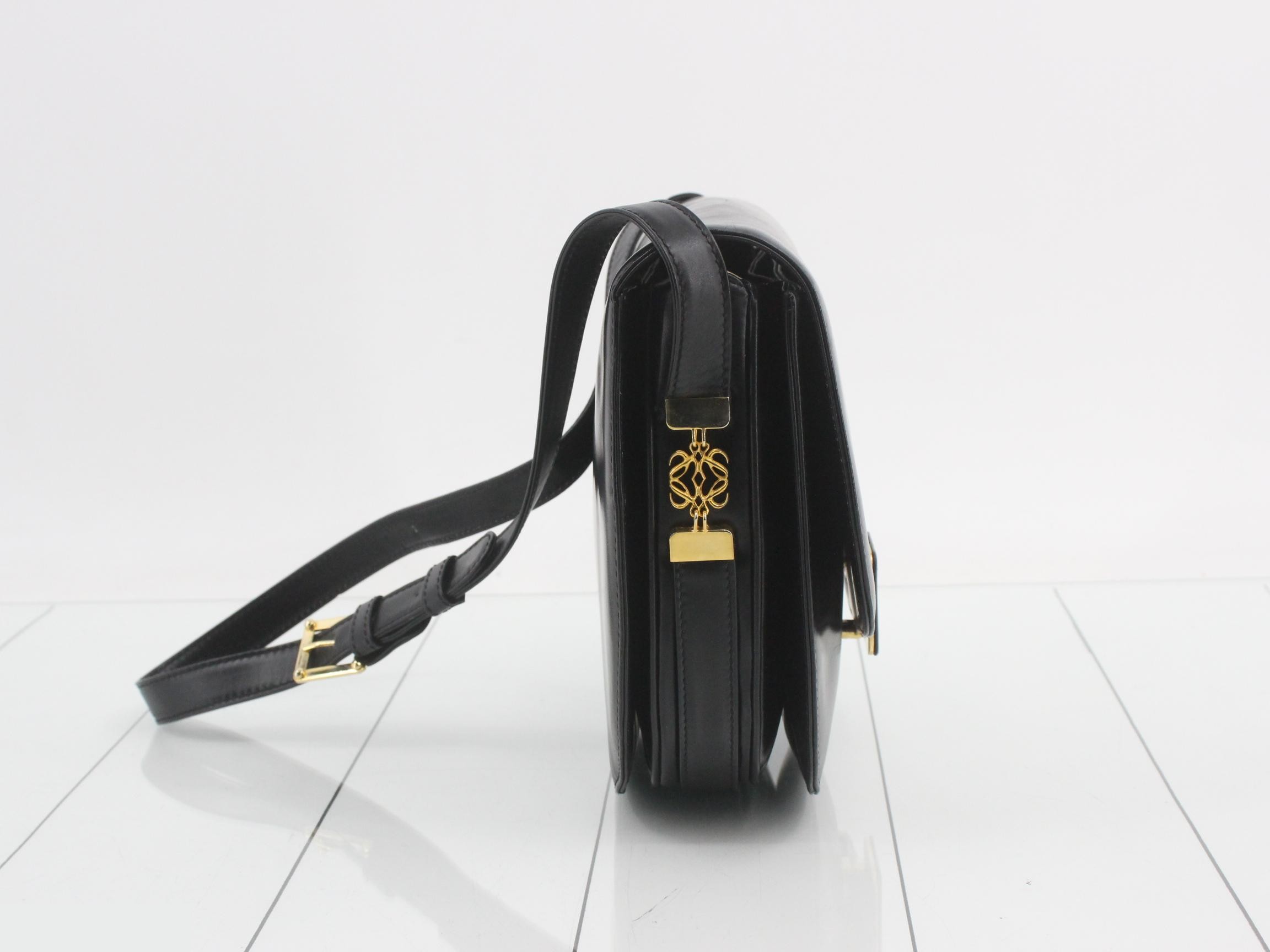 Shoulder bag, Anagram design, black leather — view 4