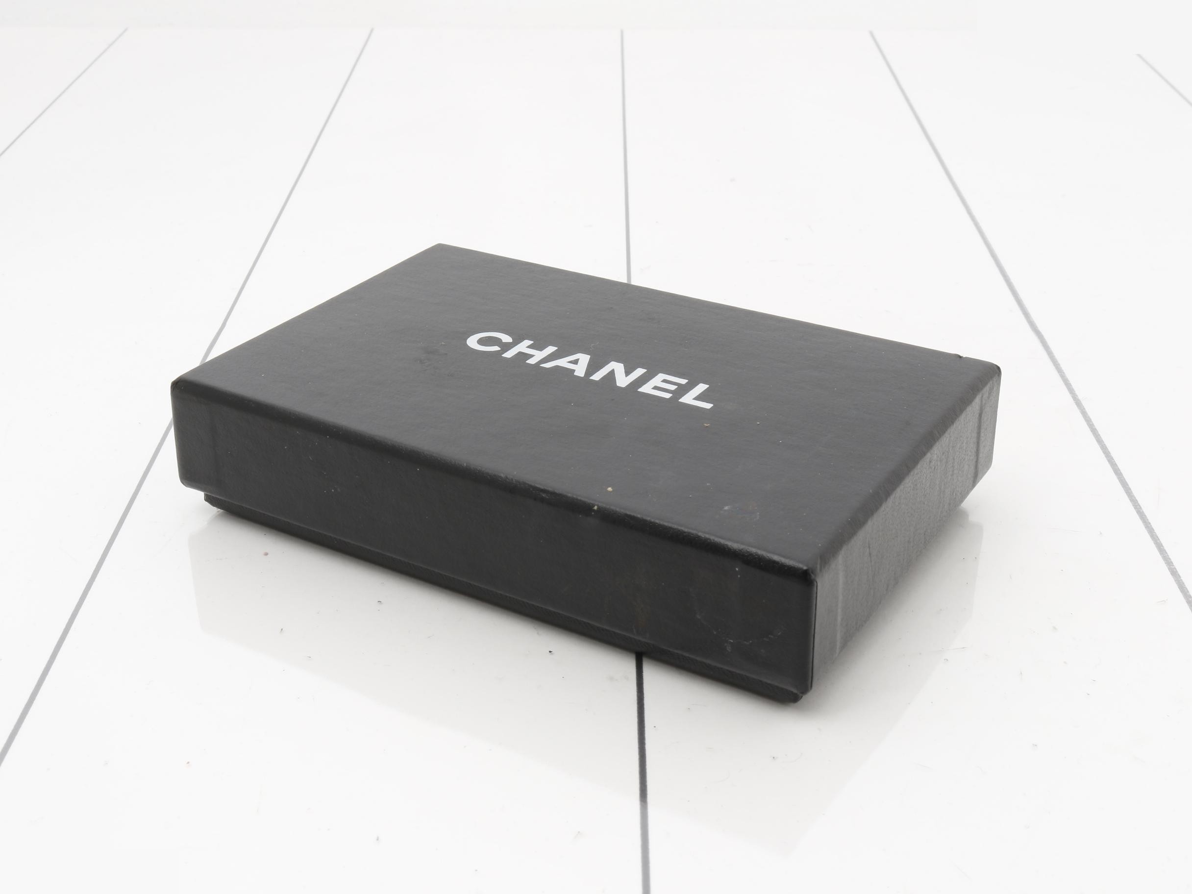 Caviar Skin Compact Wallet — view 5