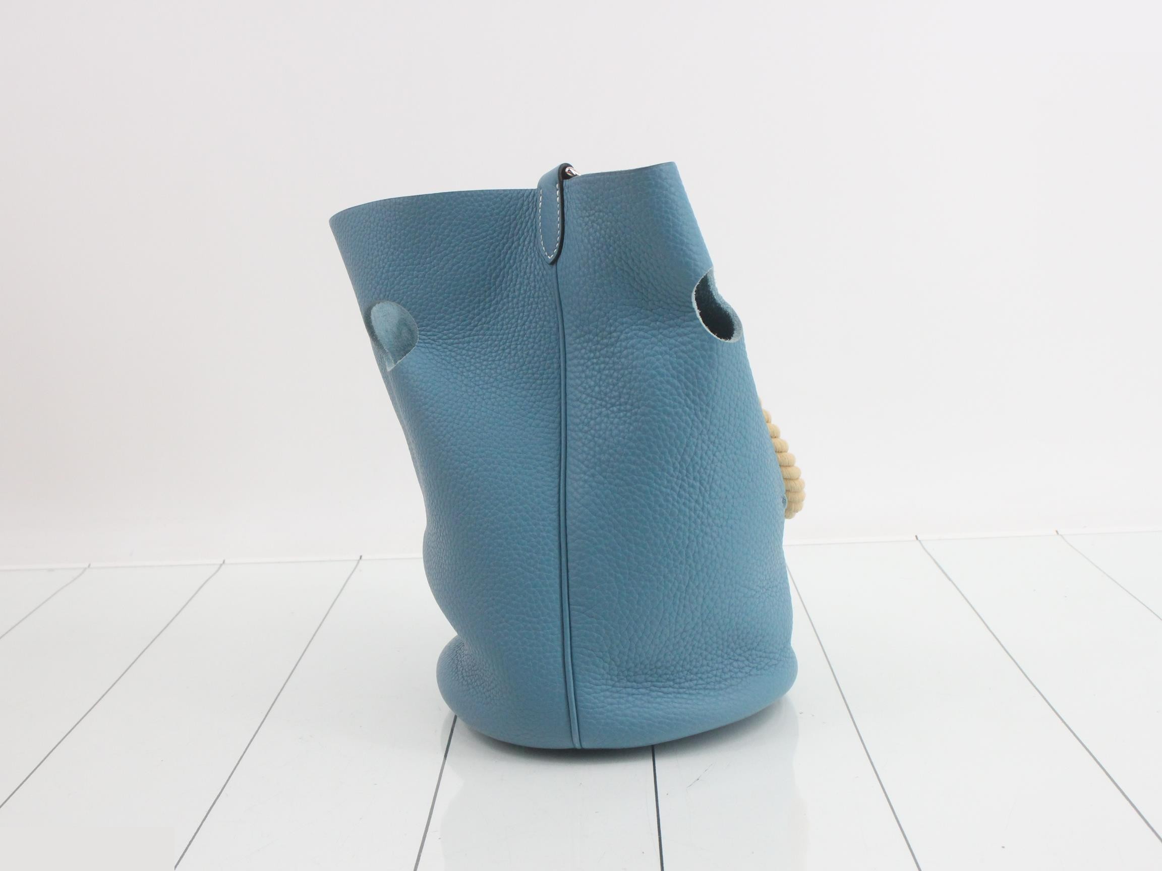 Manjoir Shoulder Bag, Taurillon Clemence Leather, Blue — view 4