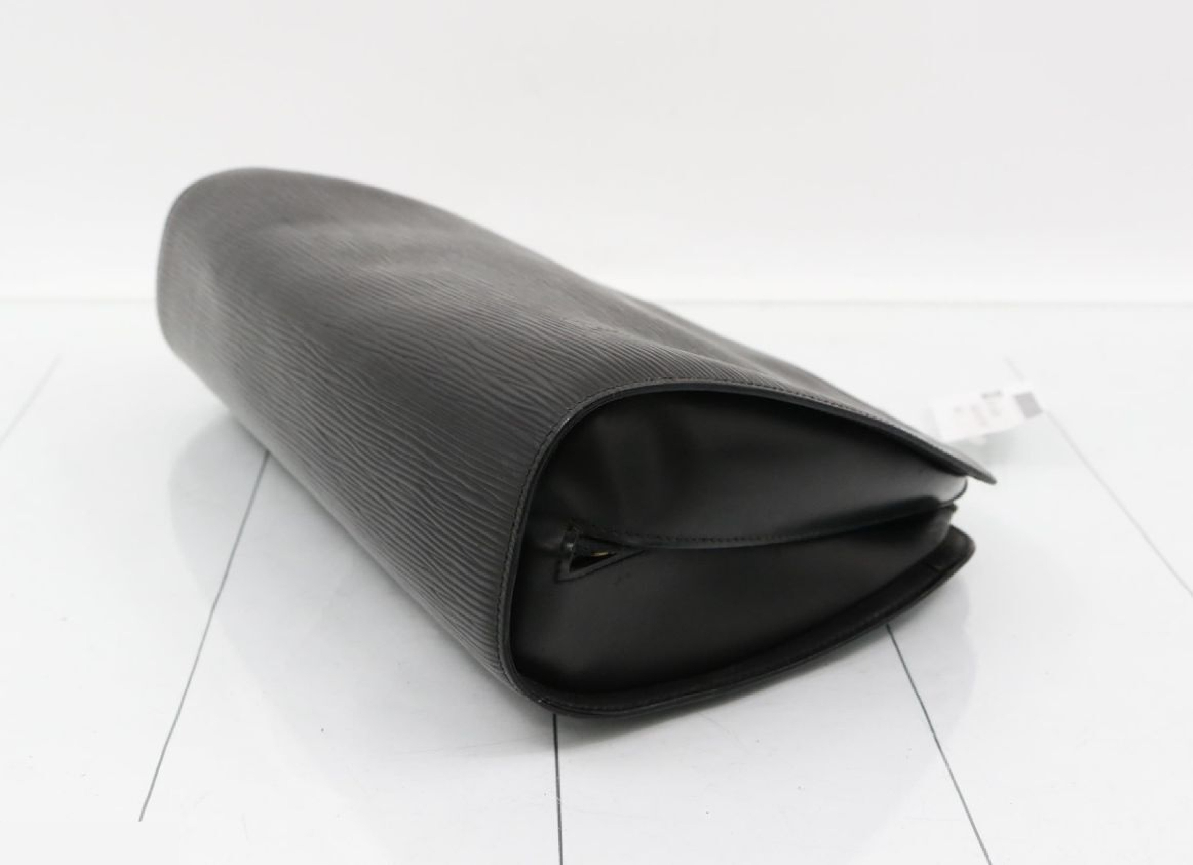 Epi Dauphine GM Noir — view 3
