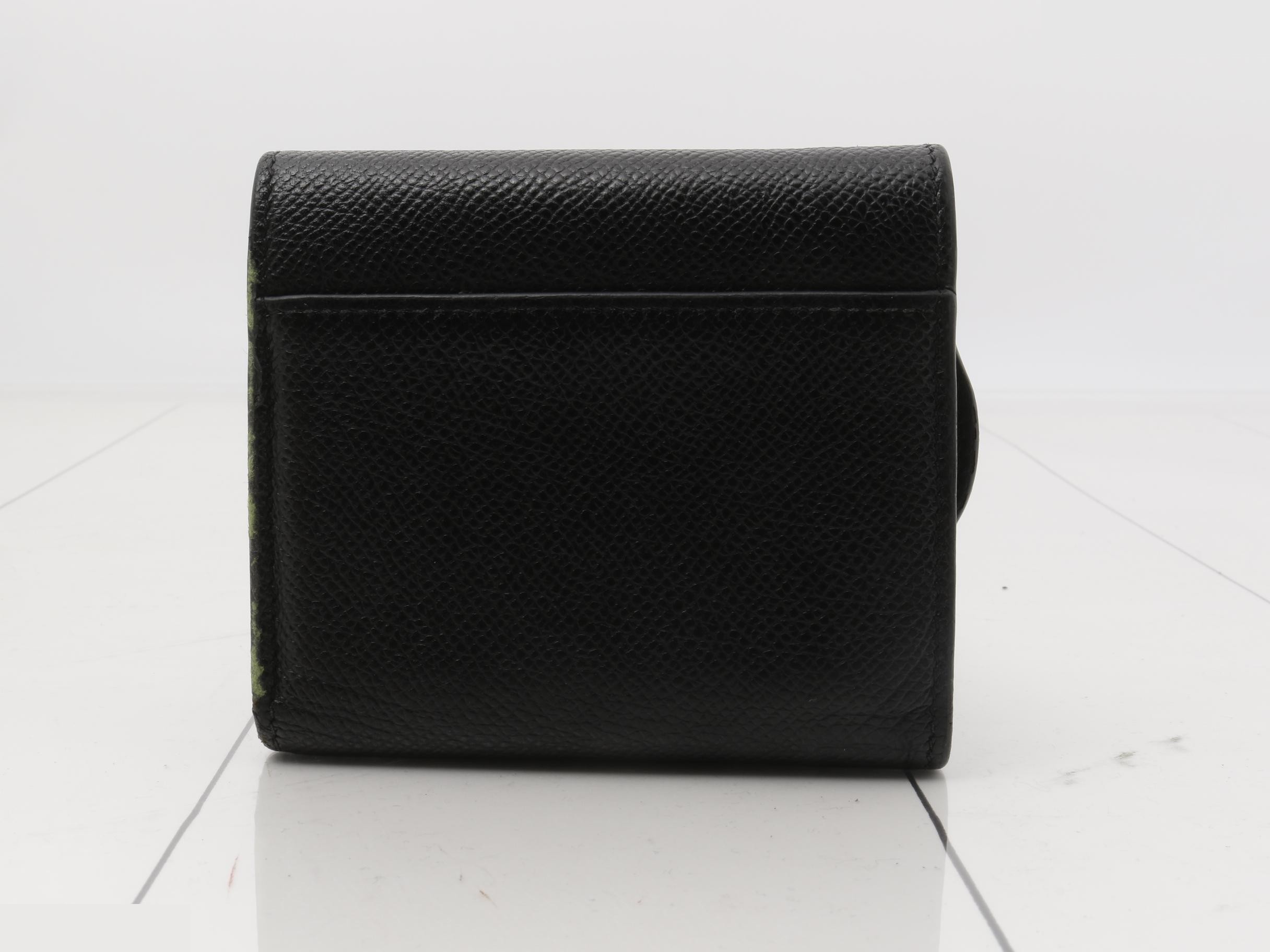 wallet — view 2