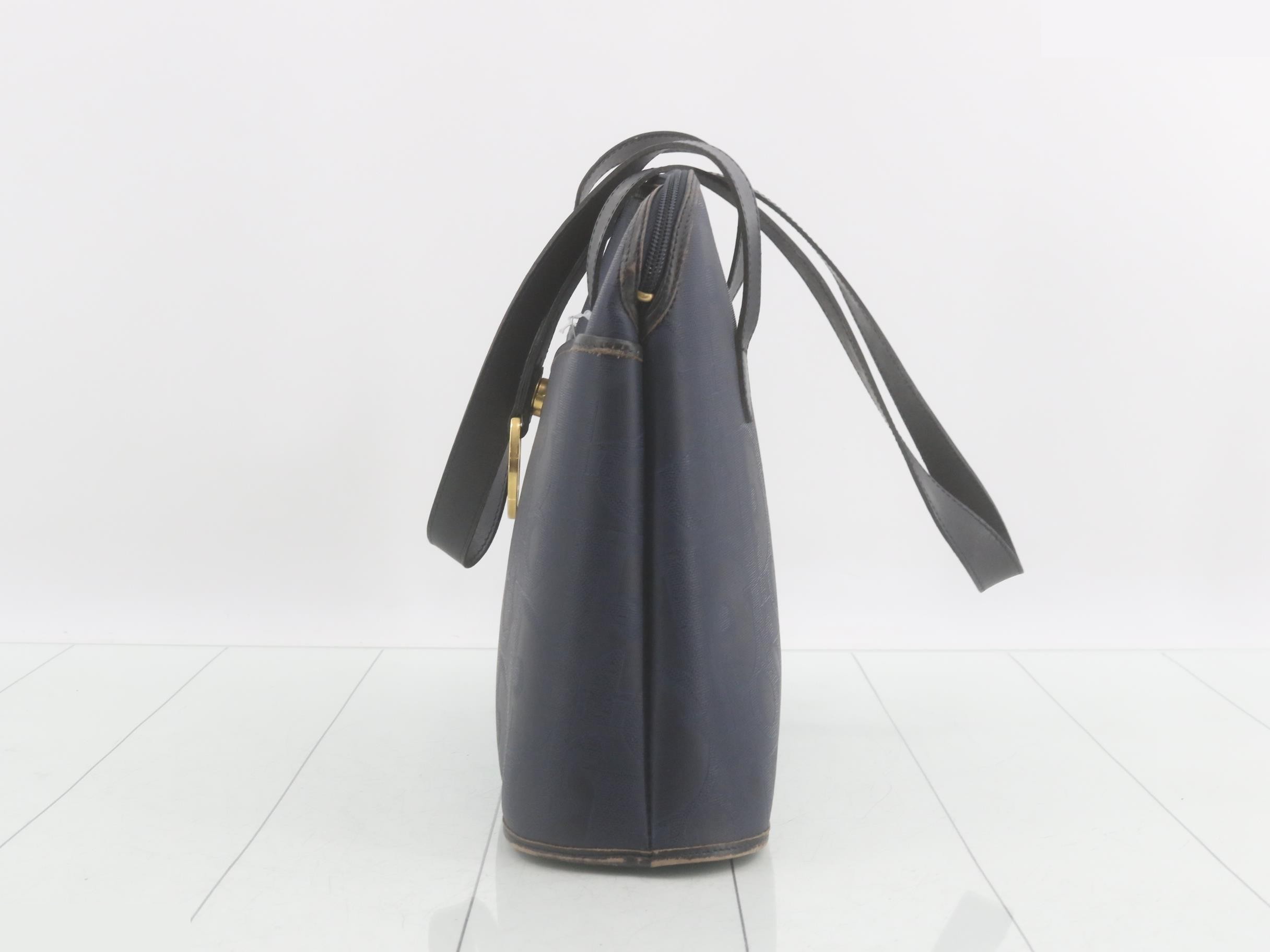 handbag — view 3
