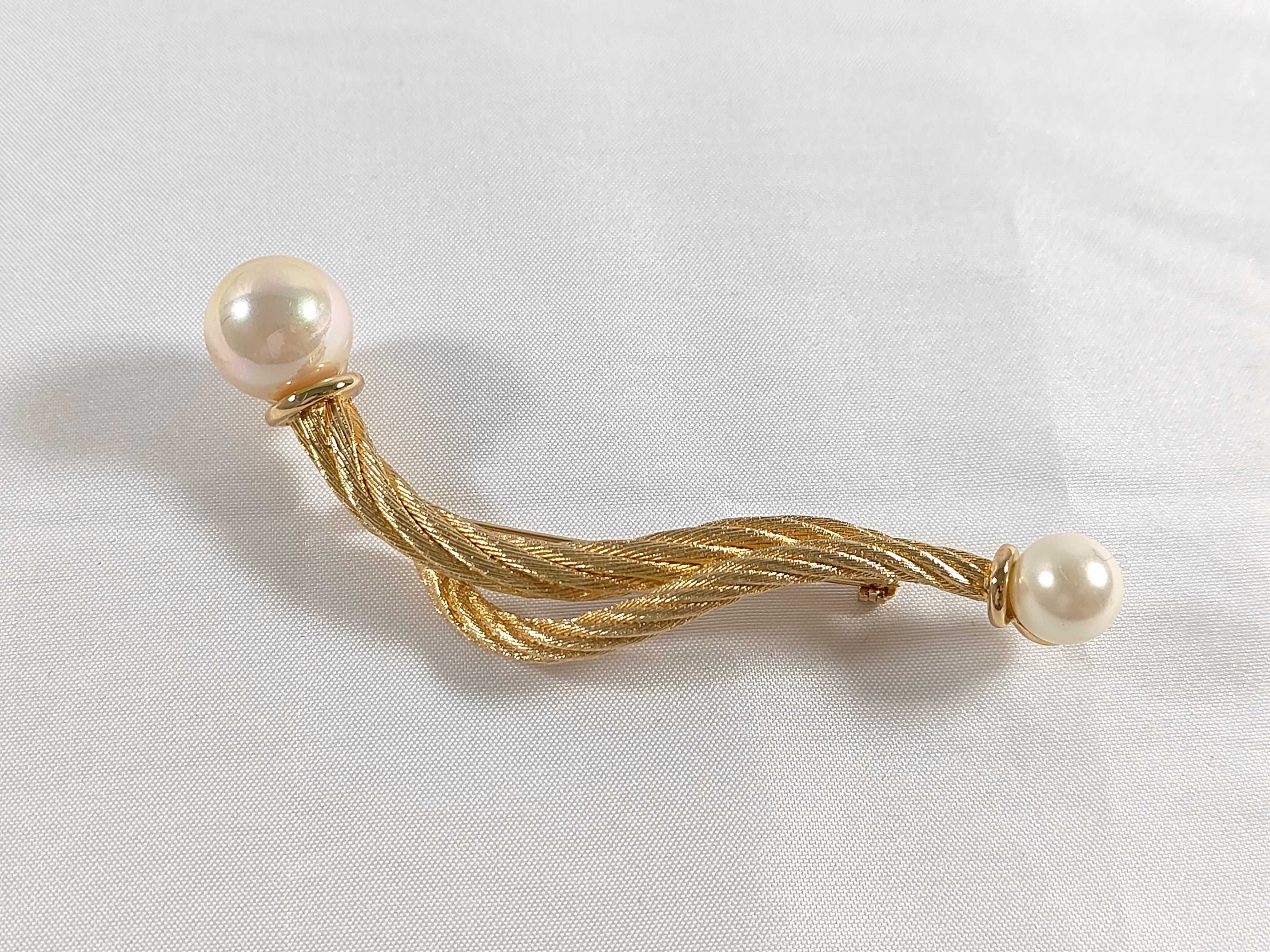 Gold Diamond Brooch