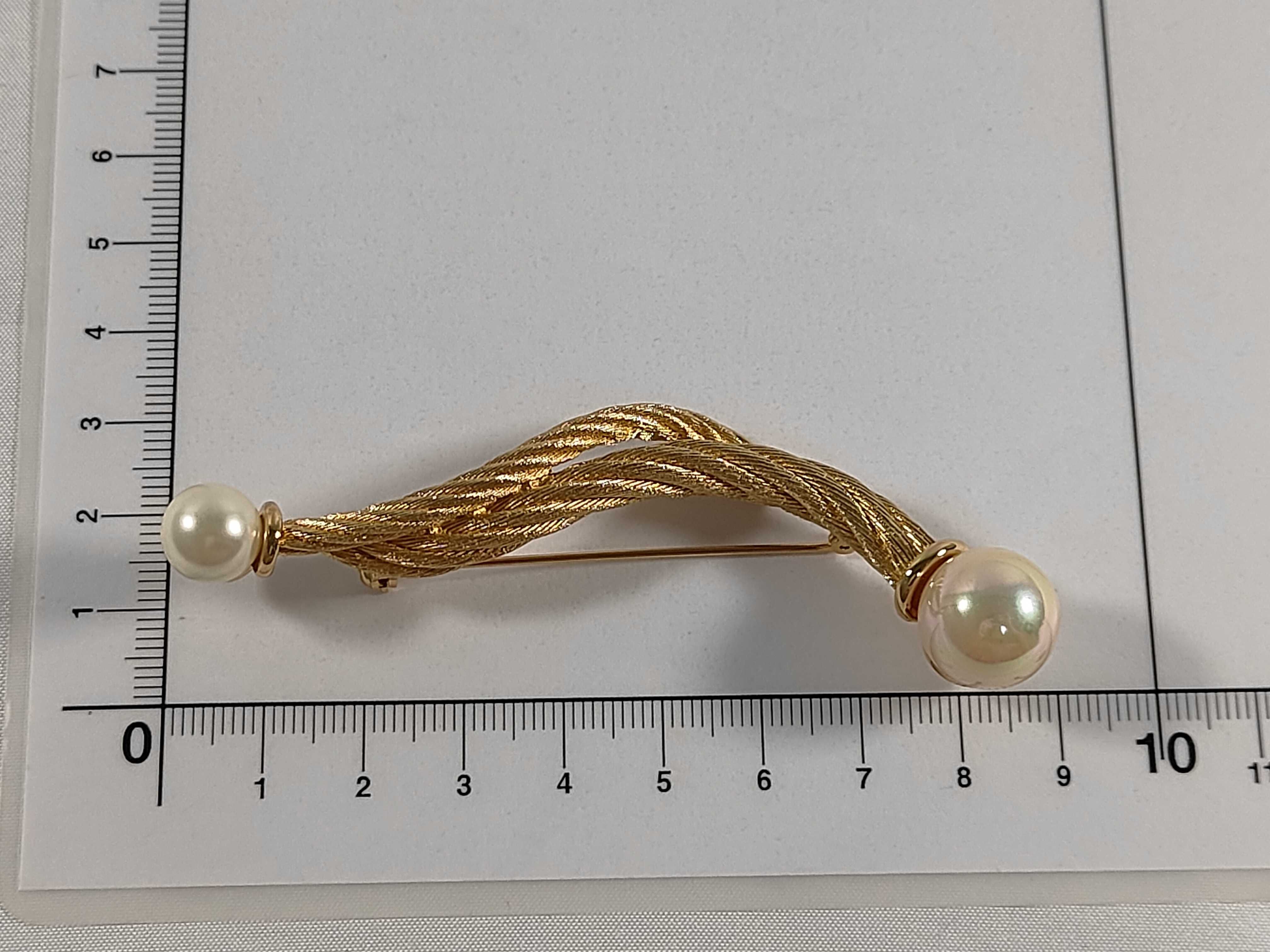 Gold Diamond Brooch — view 5