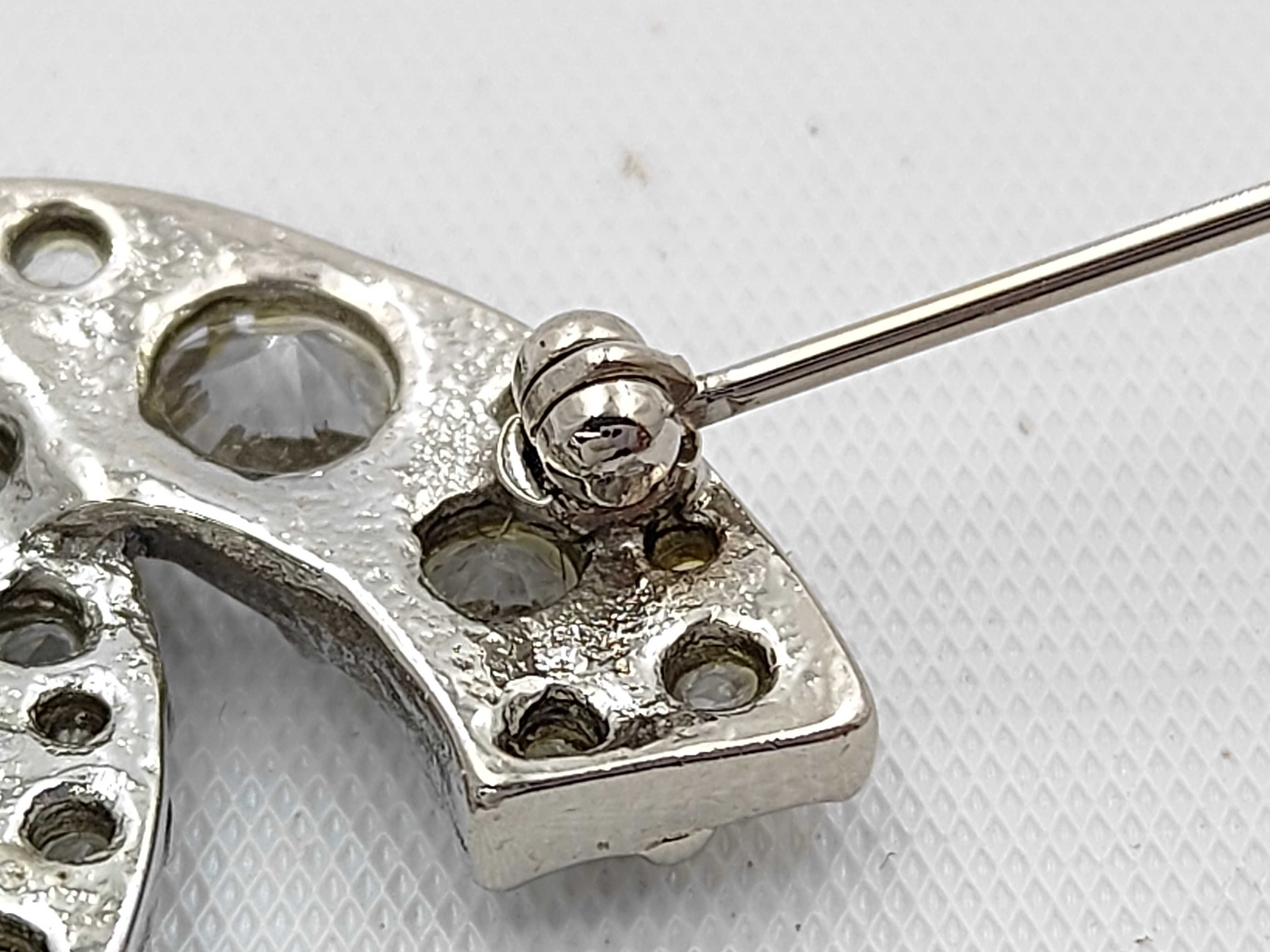 07V Brooch — view 6