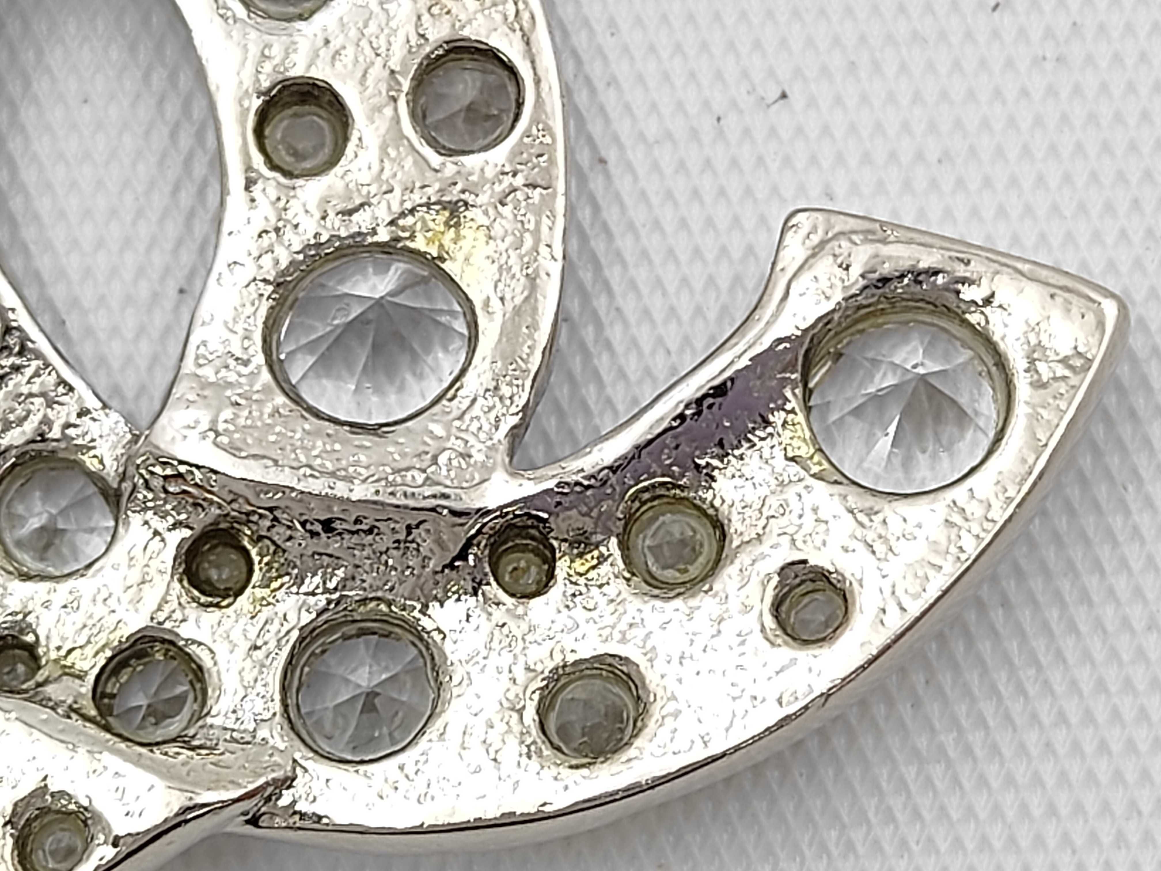 07V Brooch — view 8