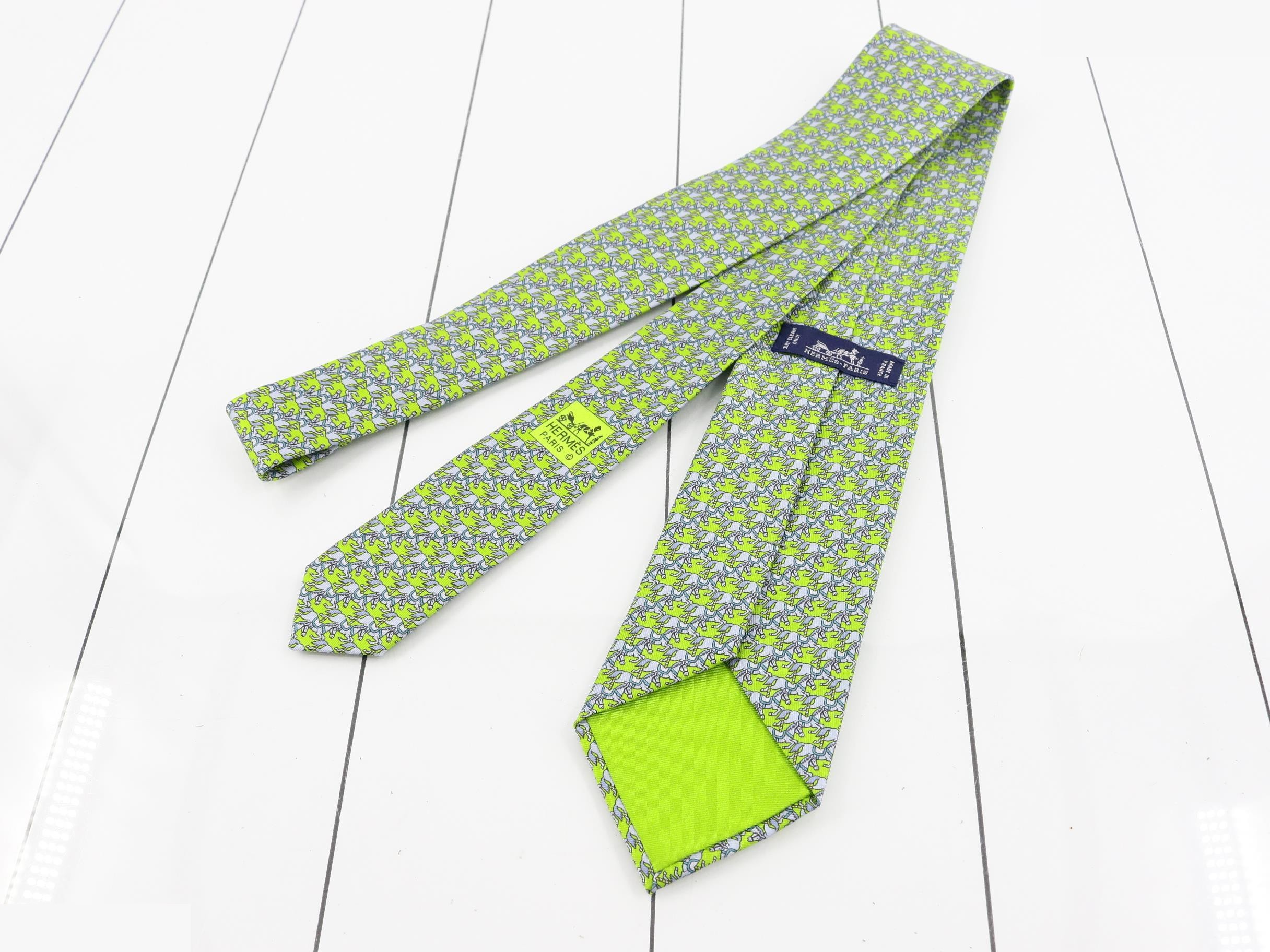 Unused Hermes tie, merry-go-round pattern. — view 2