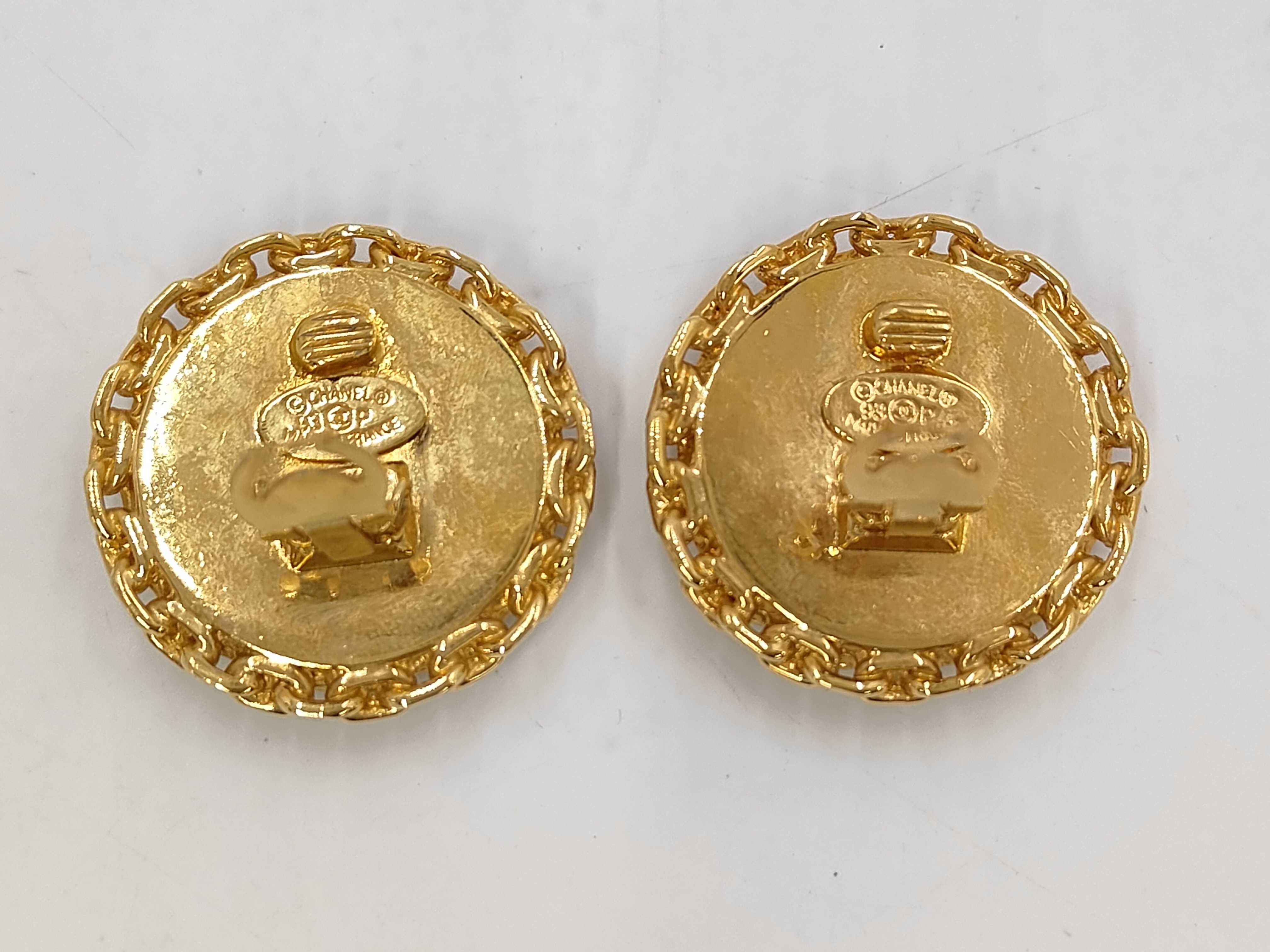 Chain Circle Coco Black x Gold Yg Earrings — view 2