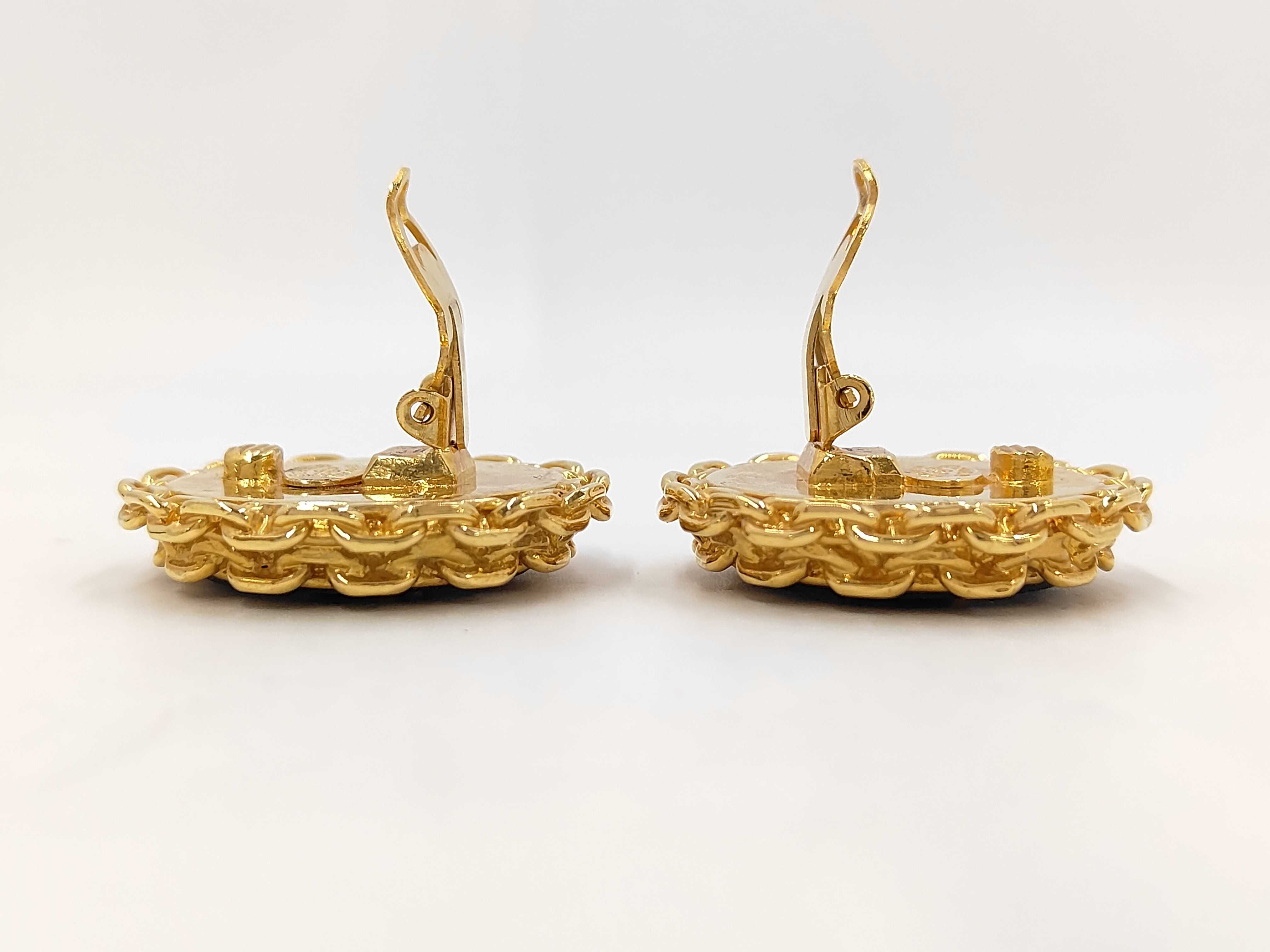 Chain Circle Coco Black x Gold Yg Earrings — view 3