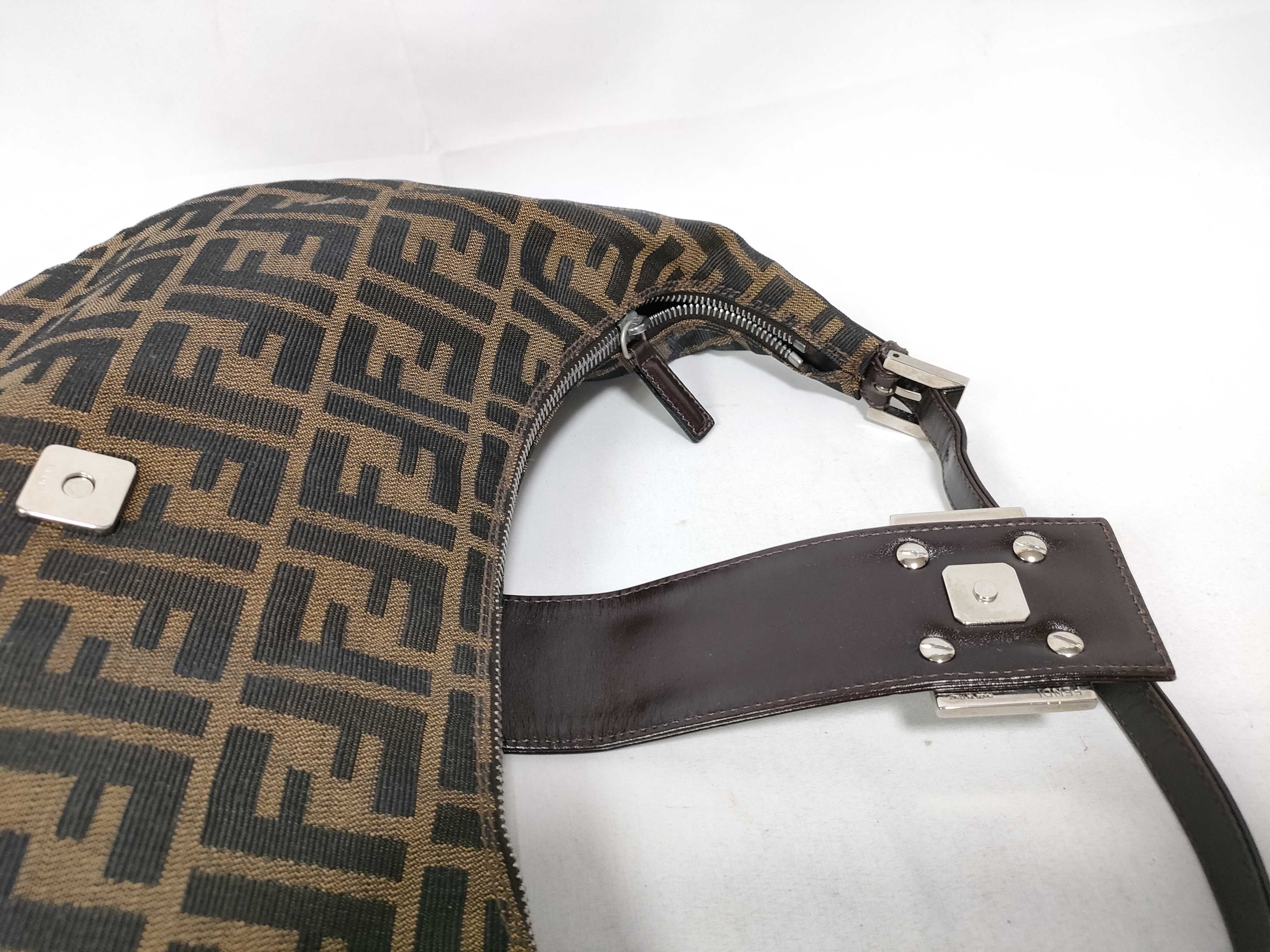 Zucca Canvas Mamma Bucket Moon-shaped Silver Hardware One-Shoulder Bag — view 12