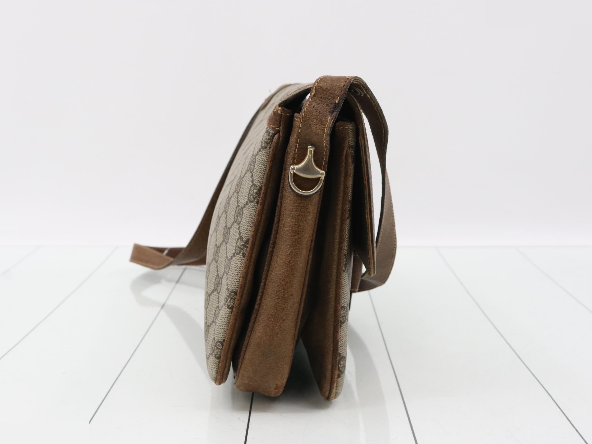 GG Supreme Shoulder Bag — view 4
