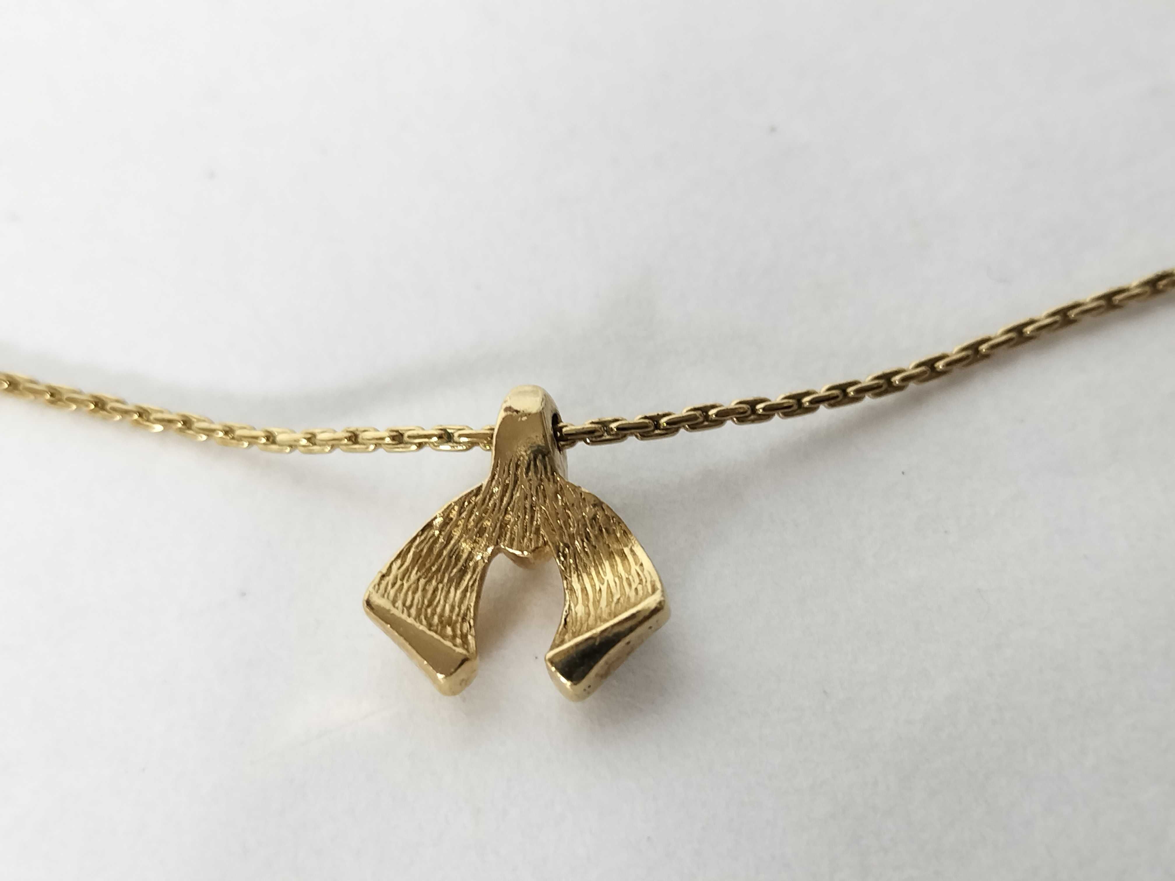 necklace — view 2